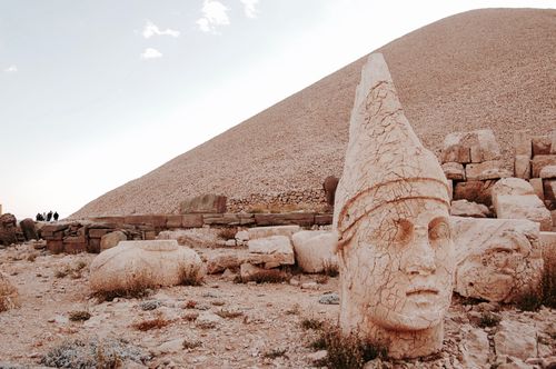 Free Explore the historic stone statues of Mount Nemrut in Turkey, a UNESCO World Heritage Site. Stock Photo