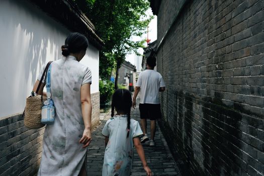 Walking Tour in Baotou