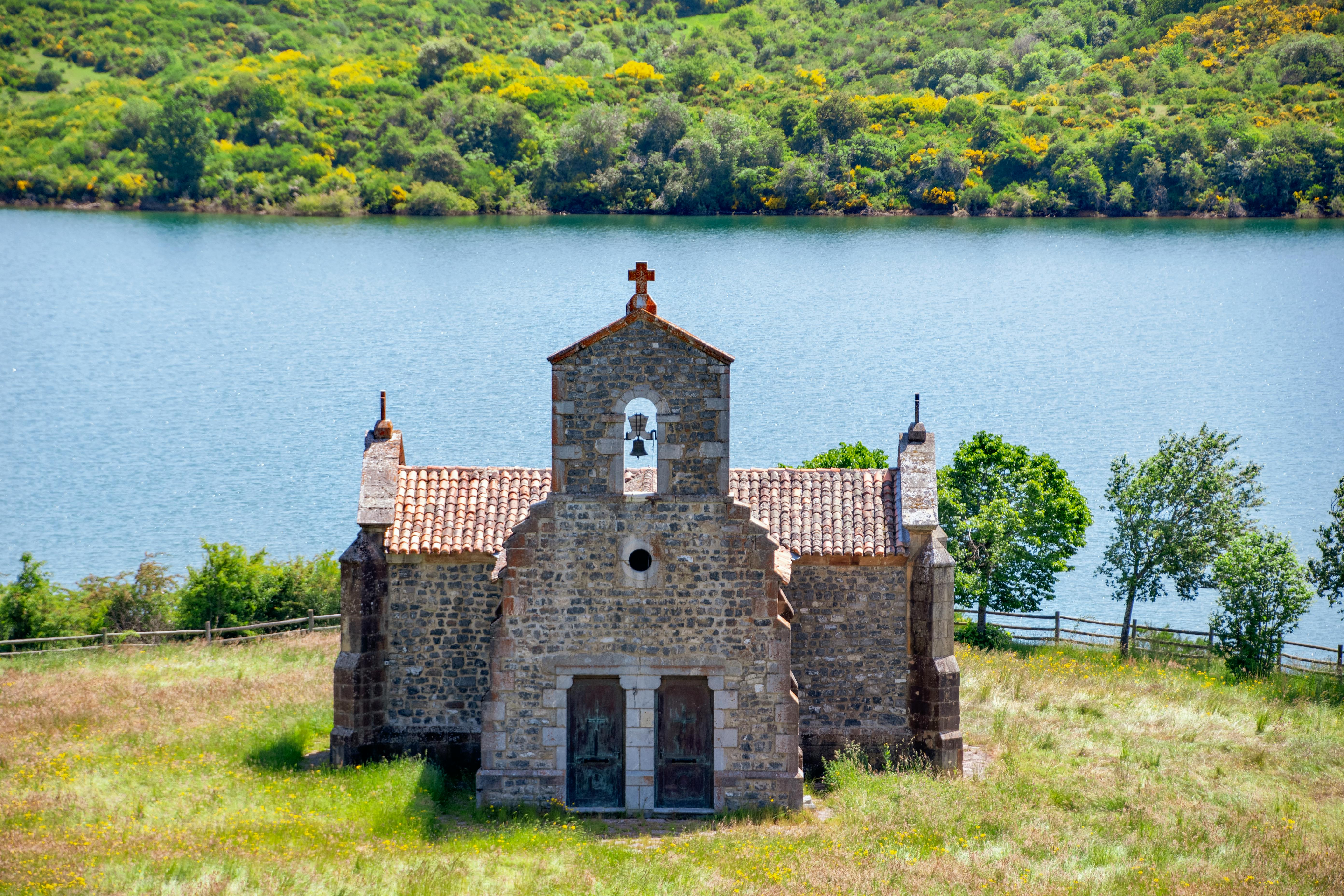 Has Chapel Hill’s ‘Civic Life’ School Become a Conservative Center? — Photo by Enrique on Pexels
