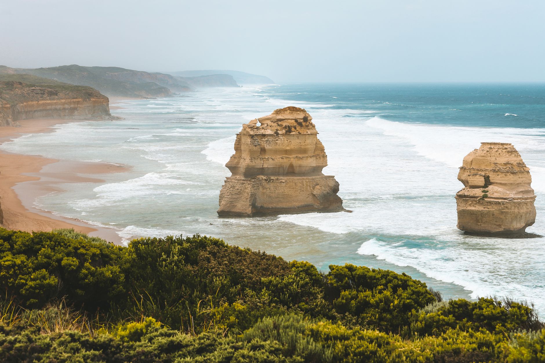 Una vista impresionante de las formaciones rocosas The Twelve Apostles a lo largo de Great Ocean Road en Victoria, Australia.