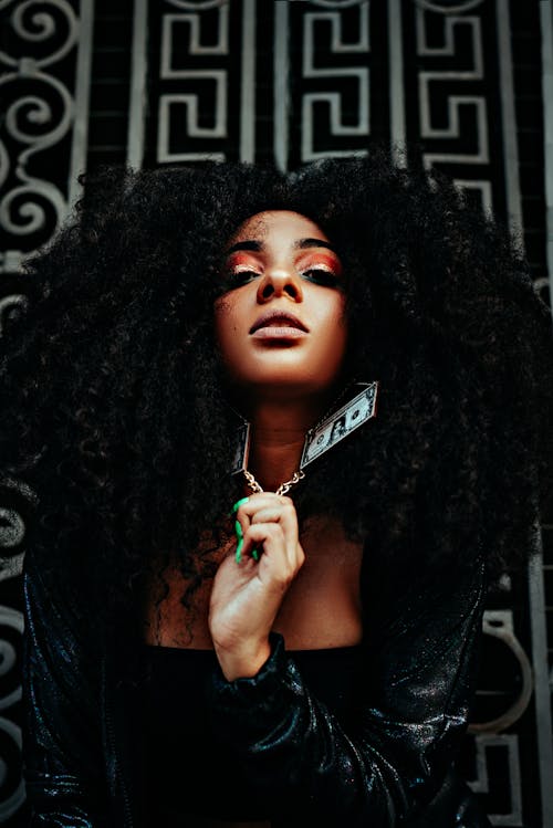 Fotobanka s bezplatnými fotkami na tému afro vlasy, černoška, kúzlo osobnosti