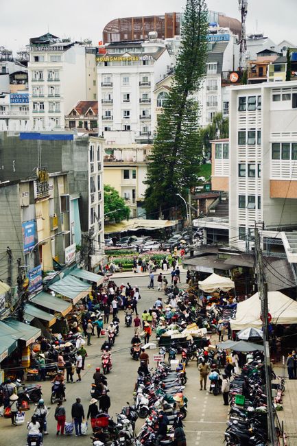 Lebih dari Sekadar Pasar: Pusat Interaksi Budaya Lebih dari Sekadar Pasar: Pusat Interaksi Budaya