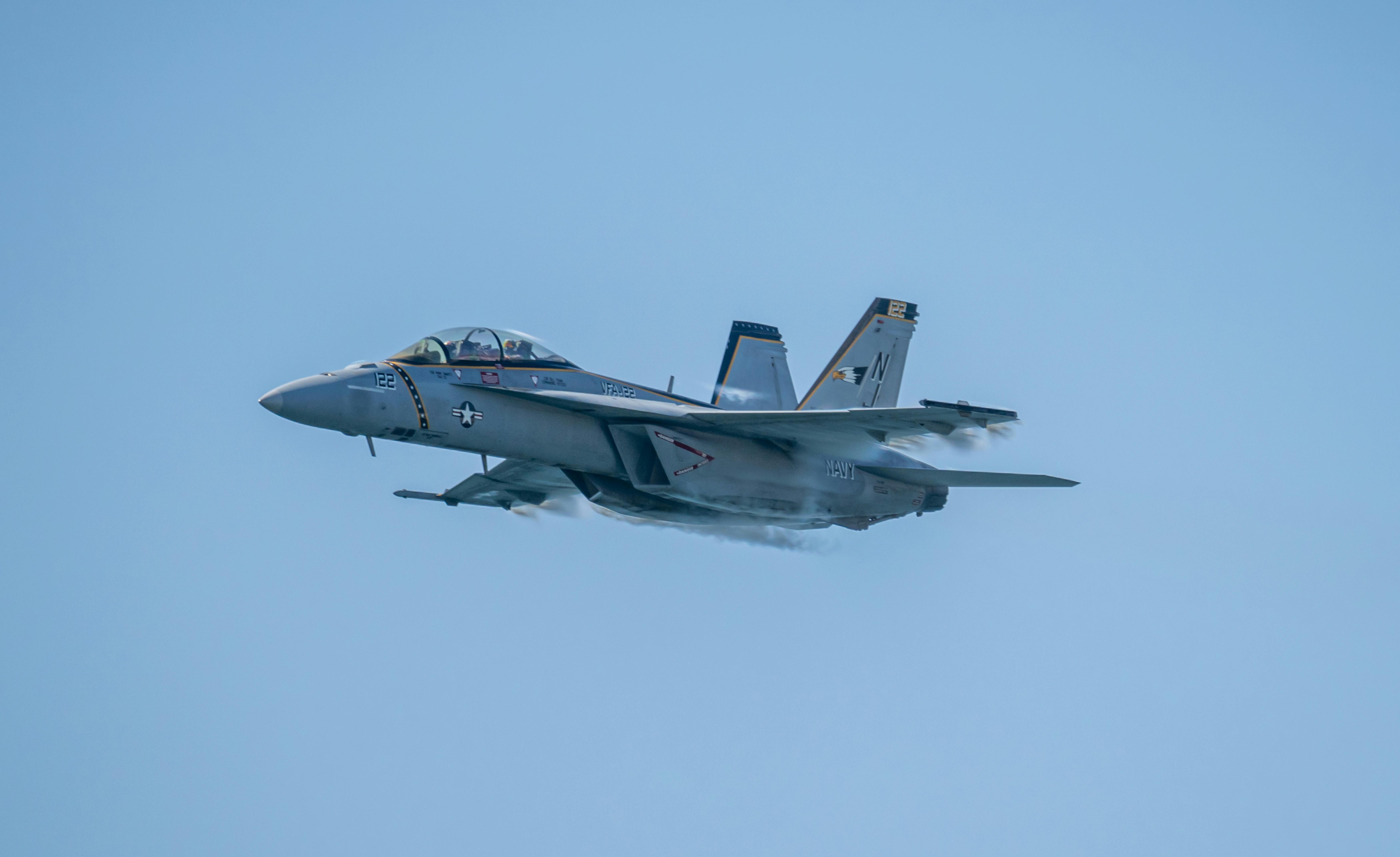 Trump tvrdil, že Irán je 'zdecimovaný'. Potom zostrelili americký stíhací bombardér F-15E