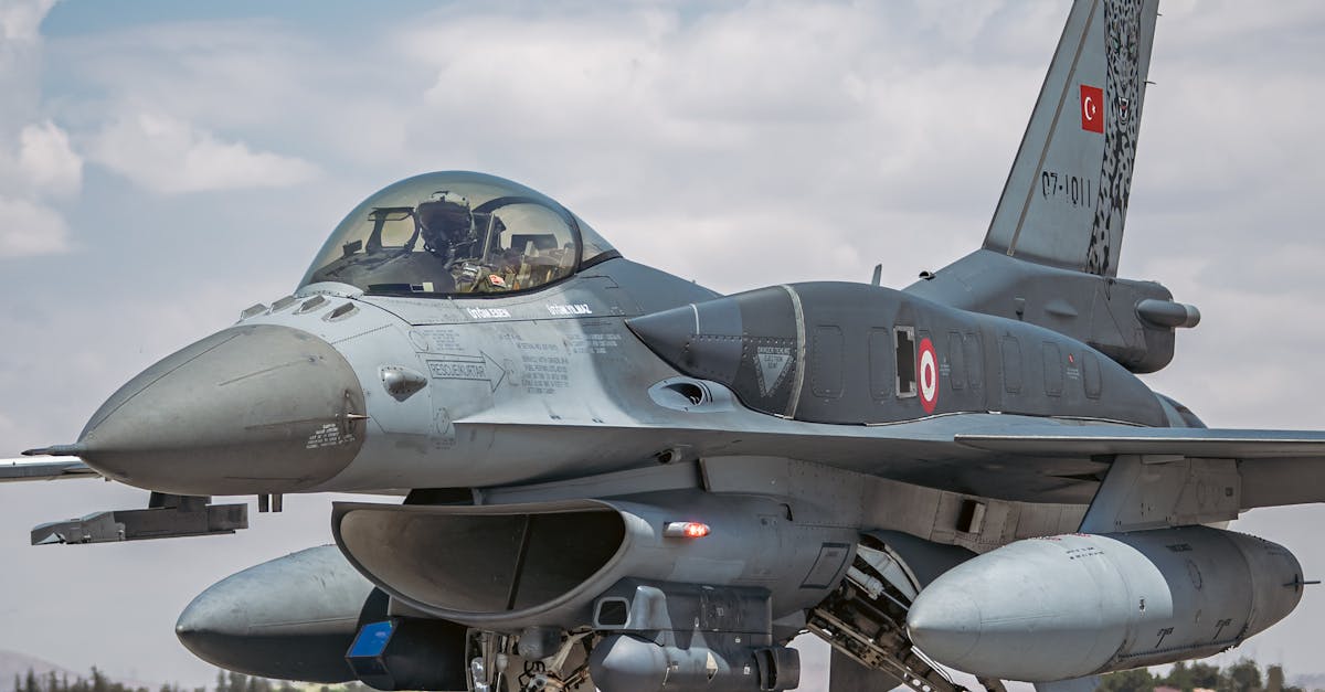 丹娜絲颱風影響 7 7國內外航班大規模取消共176架次