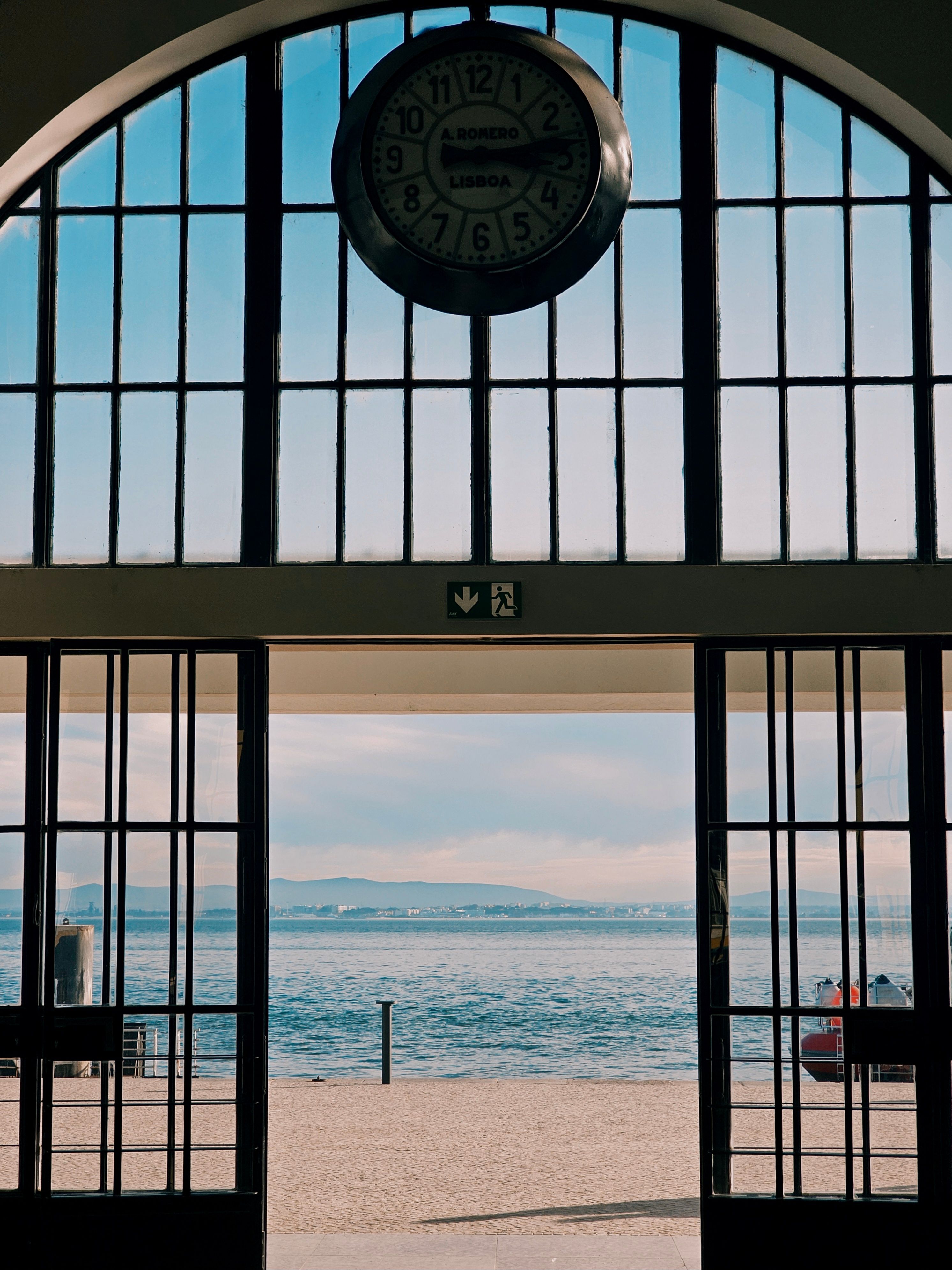 Mau tempo adia abertura de estandes da Feira do Livro do Porto