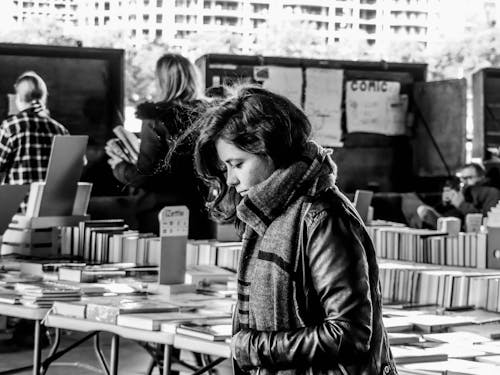 Foto profissional grátis de artística, feira, livro