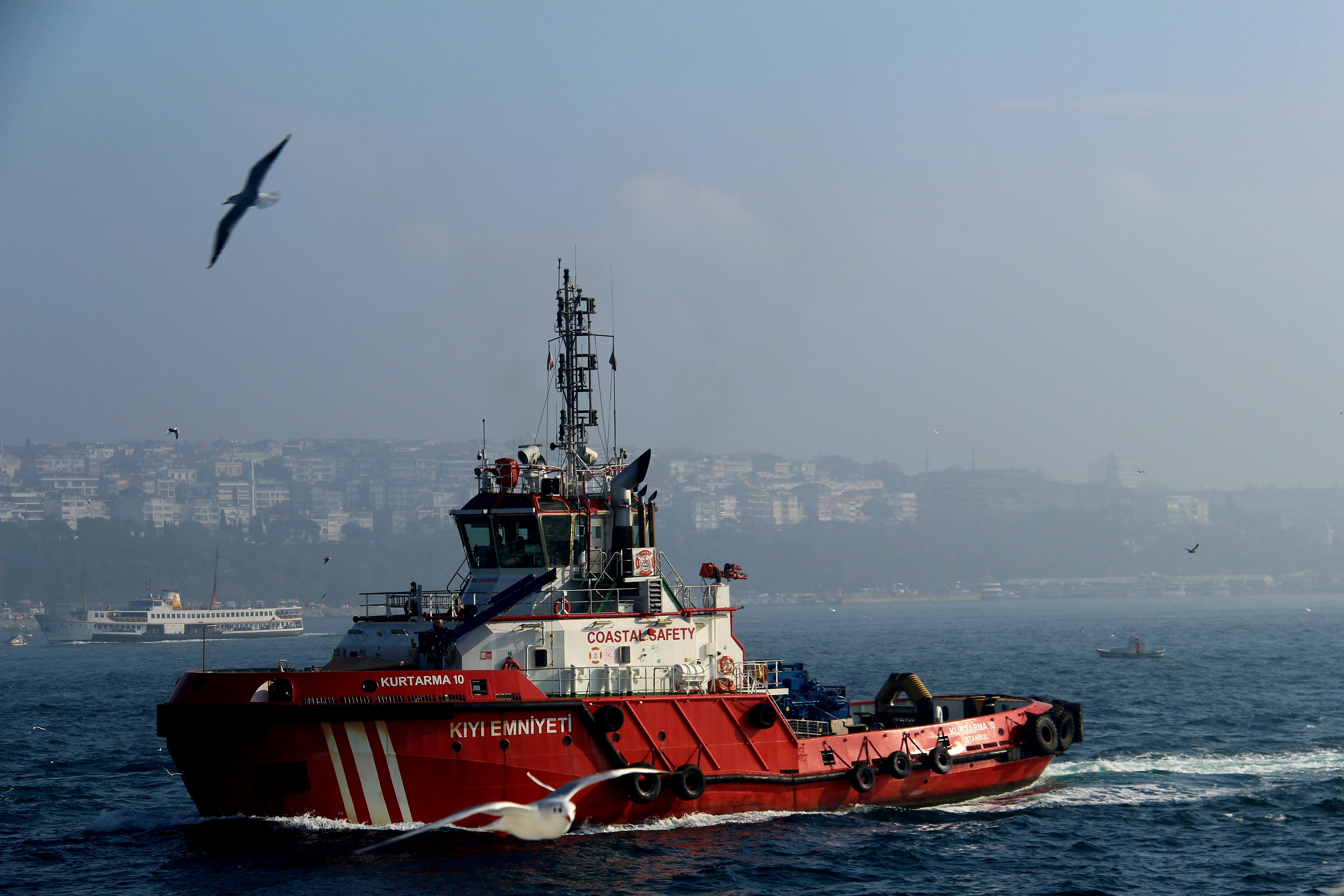 Berlayar Menyusuri Selat Bosphorus