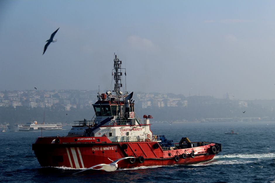 Berlayar Menyusuri Selat Bosphorus Berlayar Menyusuri Selat Bosphorus