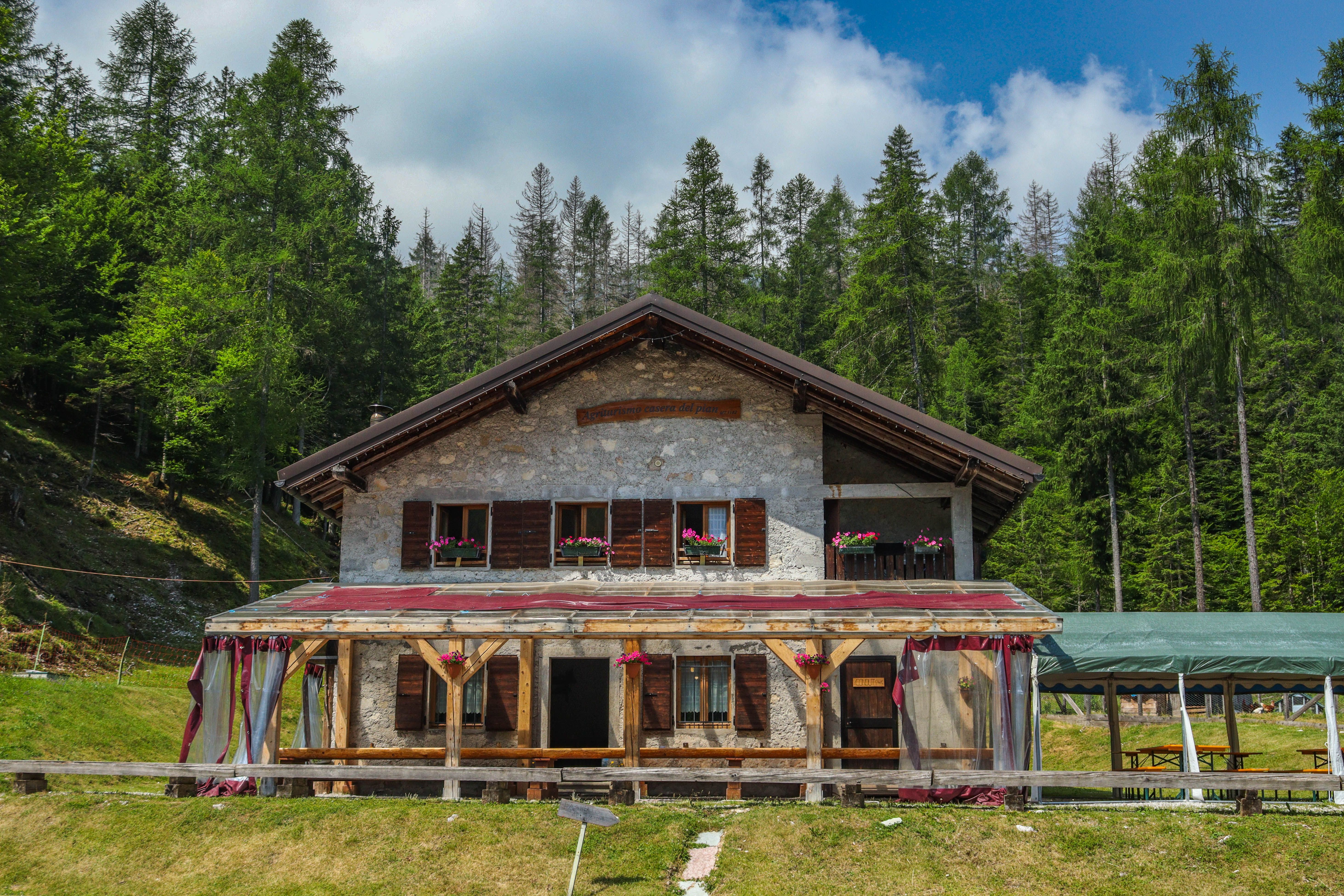 Gemütliche Almhütte in den Bergen