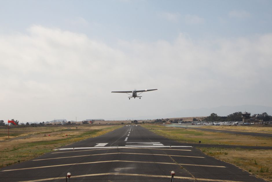 airplane_takeoff_landing