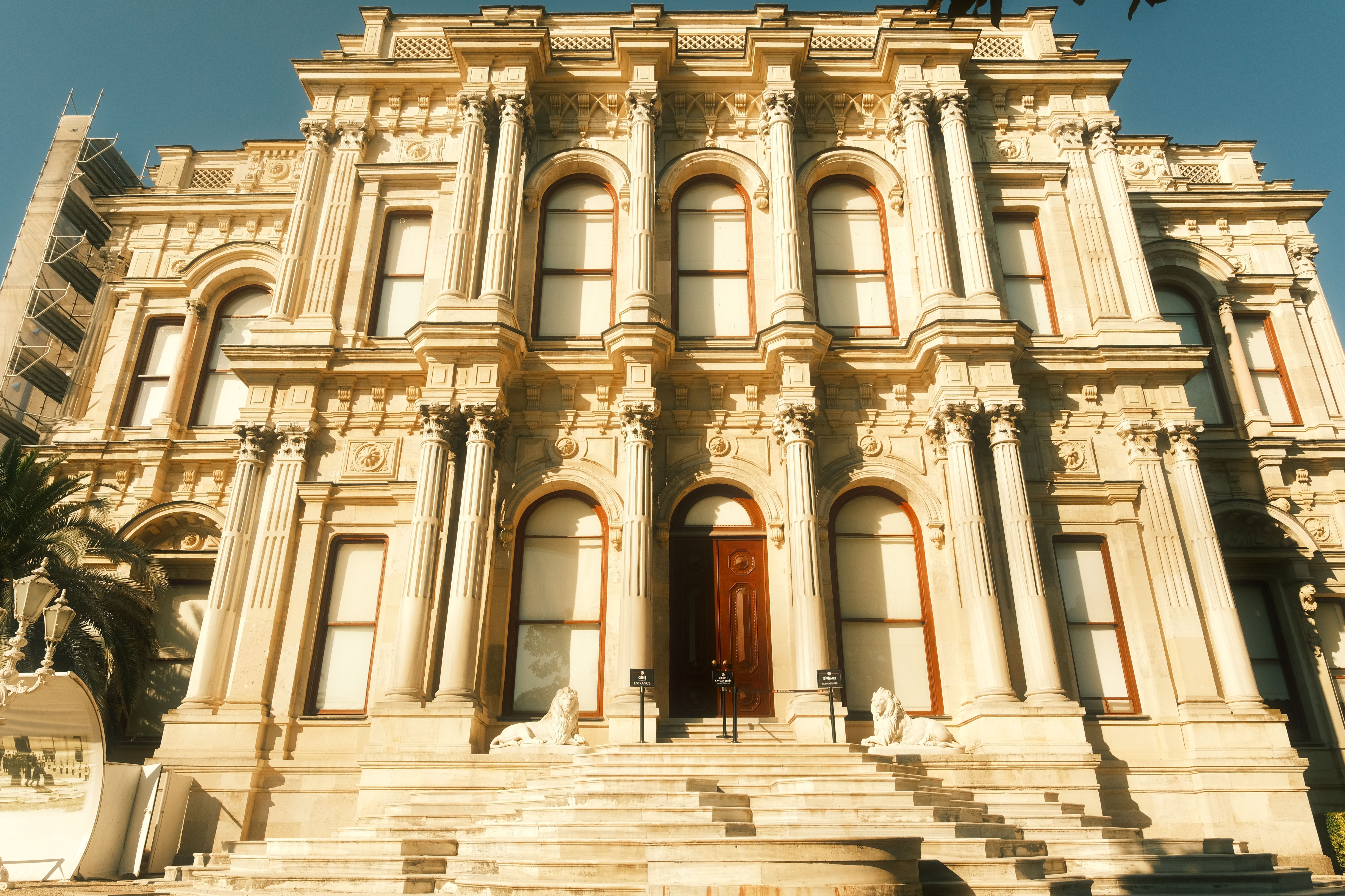 Ornate Historical Building with Classical Architecture · Free Stock Photo