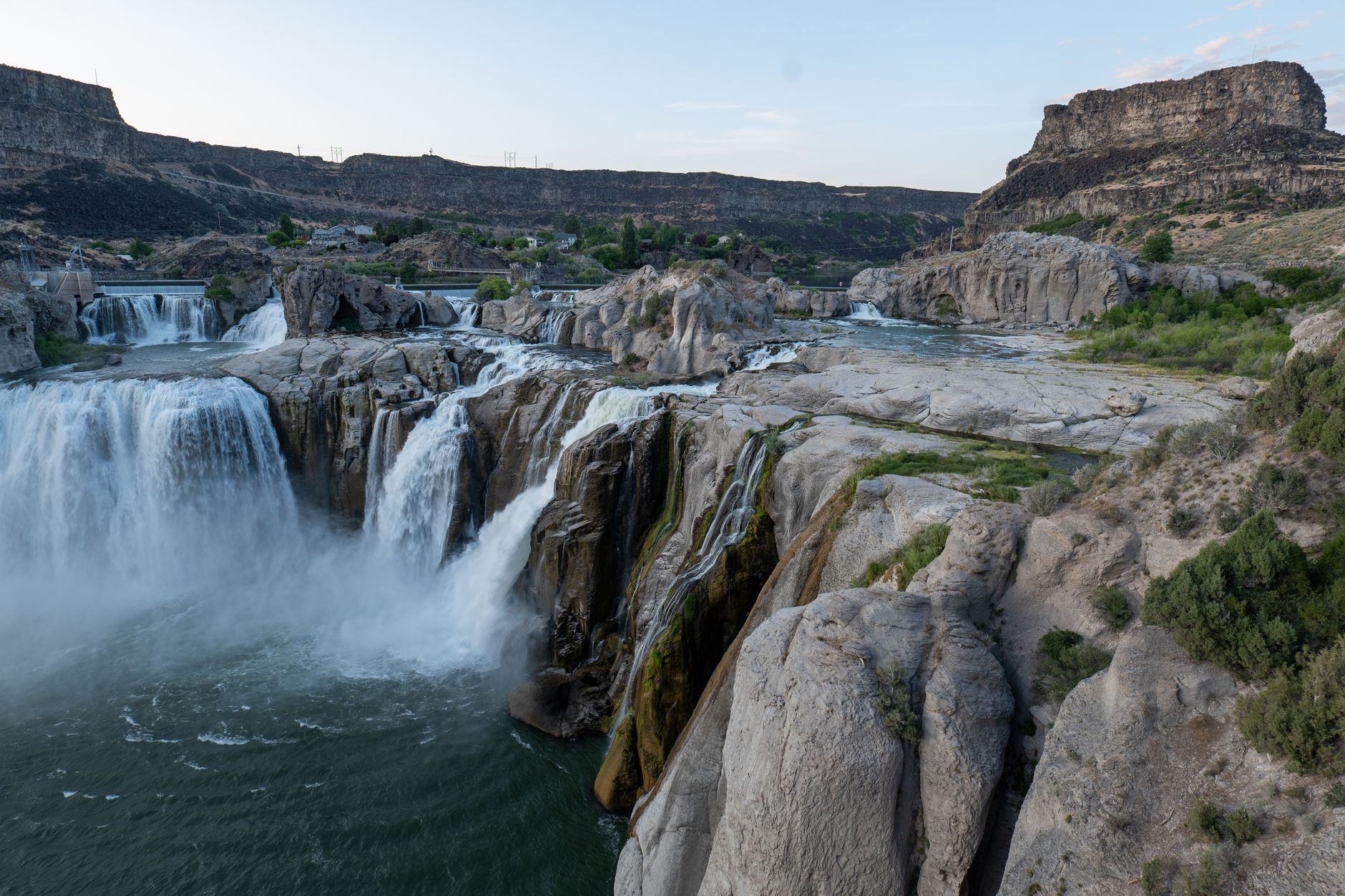 Breathtaking view of Shoshone Falls in Twin Falls, Idaho, USA during the day.