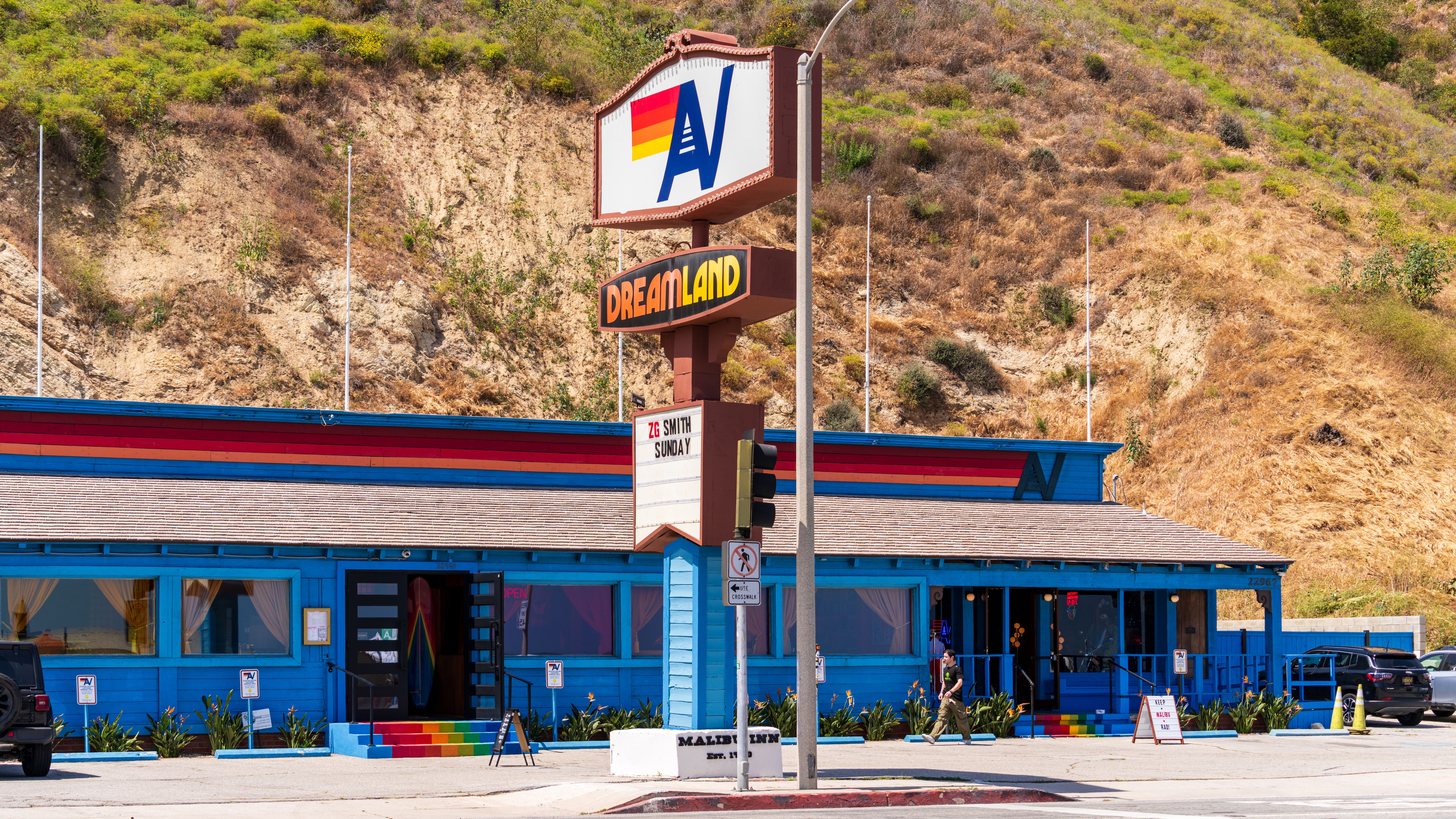 The Mom-And-Pop Restaurant In California That Locals Claim Serves The Best Seafood