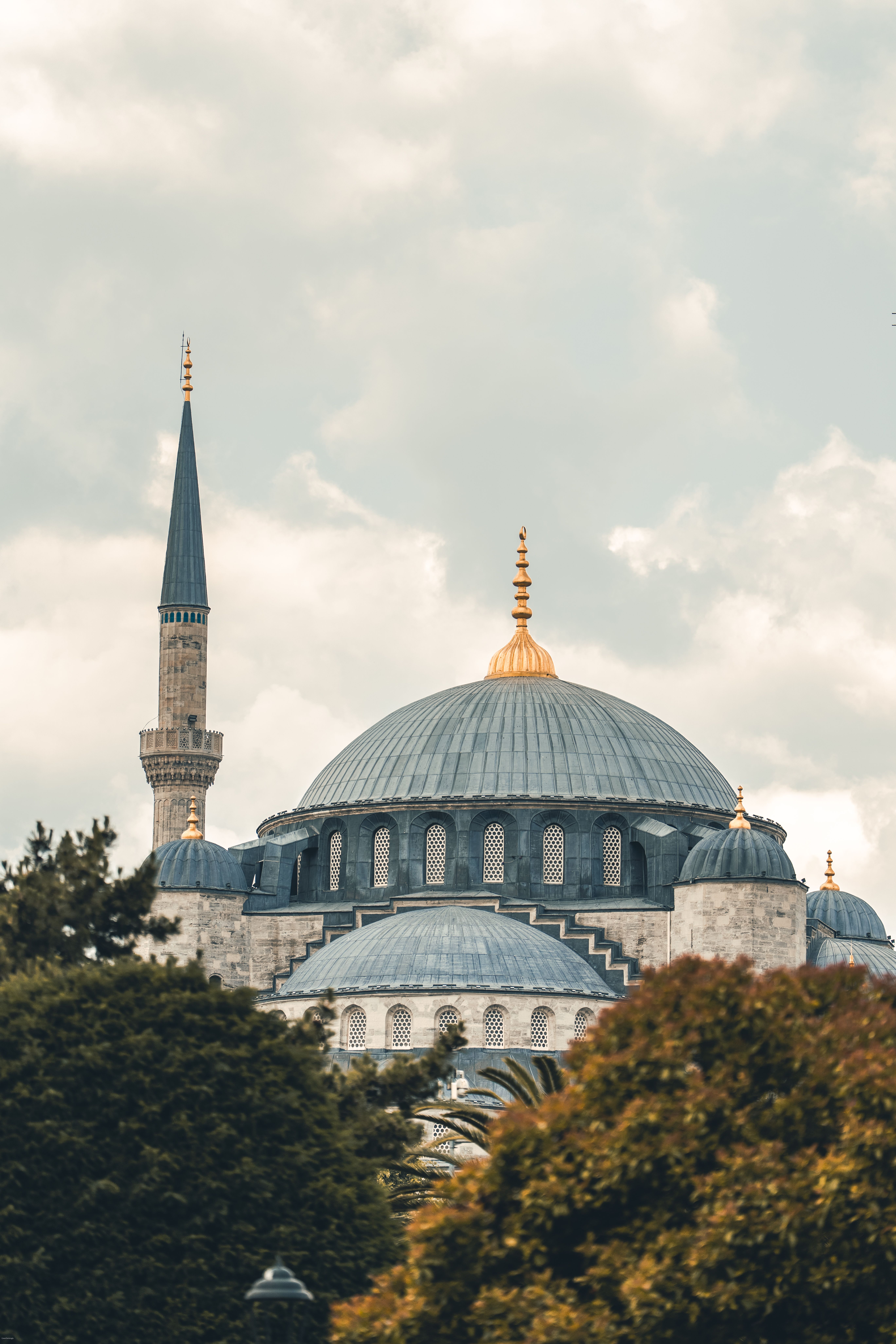 Blue Mosque facade against pavement in winter city · Free Stock Photo