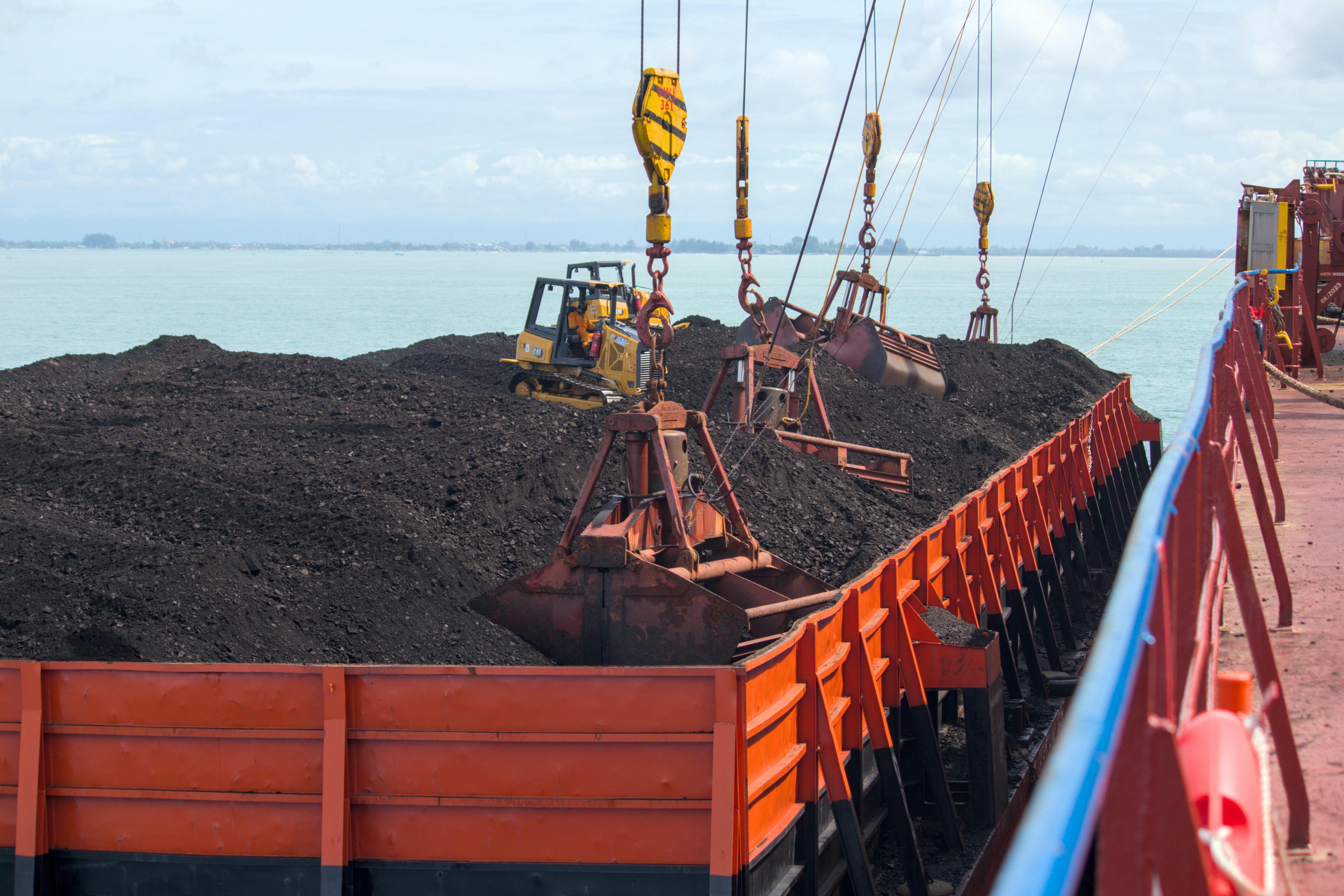 Gabon Oil Recovery 2025: Trafigura's $1B Deal Signals