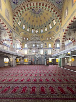 Beautiful and ornate interior of a mosque in Elâzığ, Türkiye, showcasing stunning architecture and design.