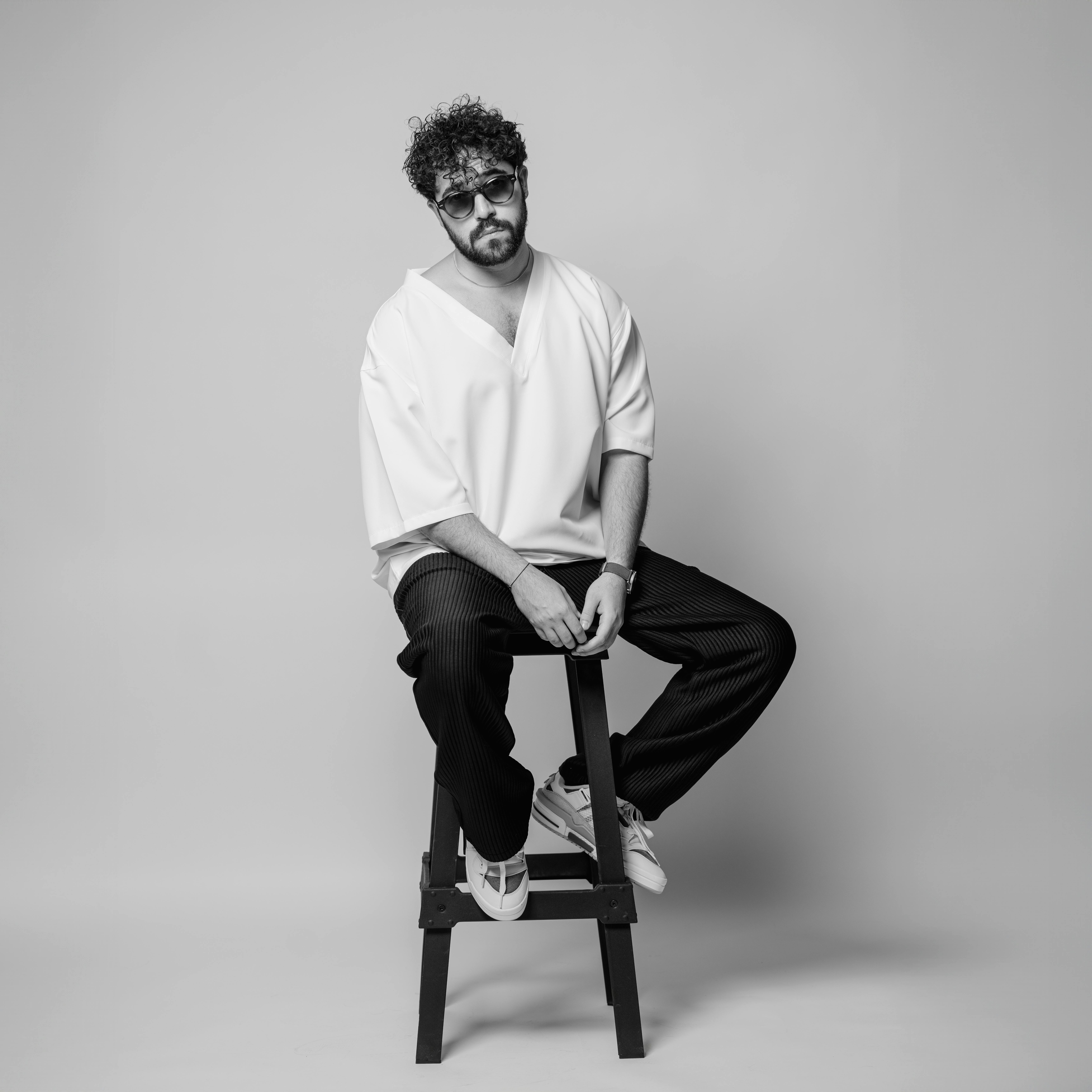 تي شيرت أبيض