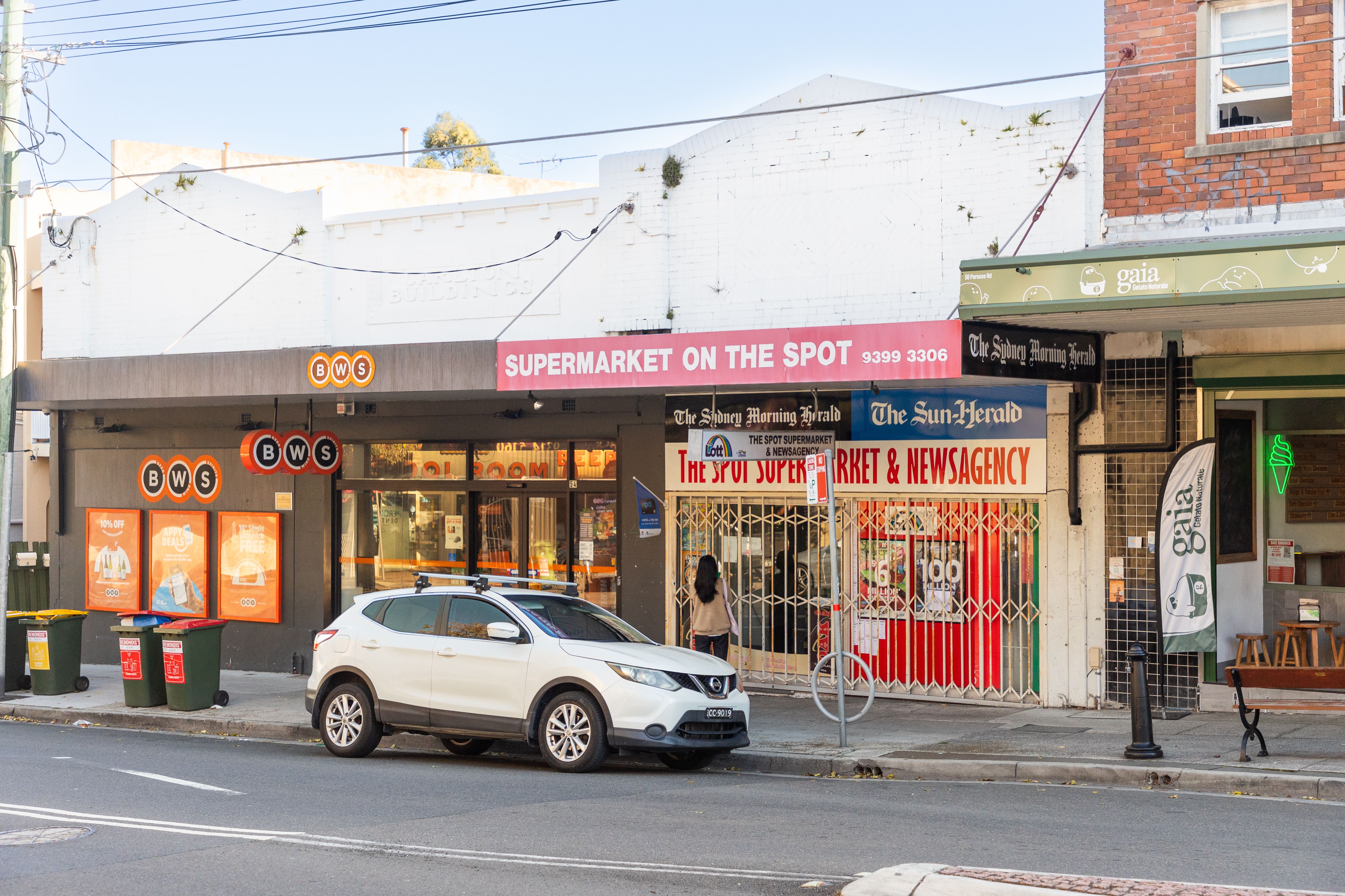 Local Supermarket and Newsagency Street View · Free Stock Photo