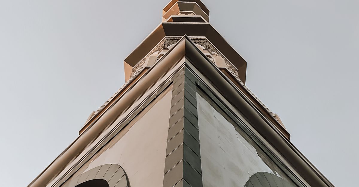 View of Edge of the Building · Free Stock Photo