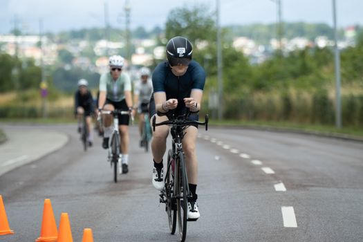 Local Cyclists 'MacGyver' Fix After Ottawa Athlete's Bike Seat Exploded Mid-Ironman