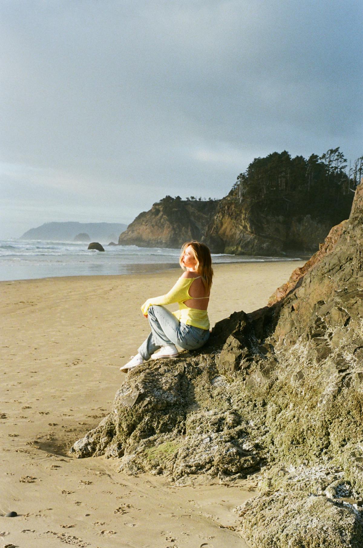 Wife+On+The+Beach+In+Bikini+ Photos, Download The BEST Free Wife+On+The+Beach+In+Bikini+ Stock