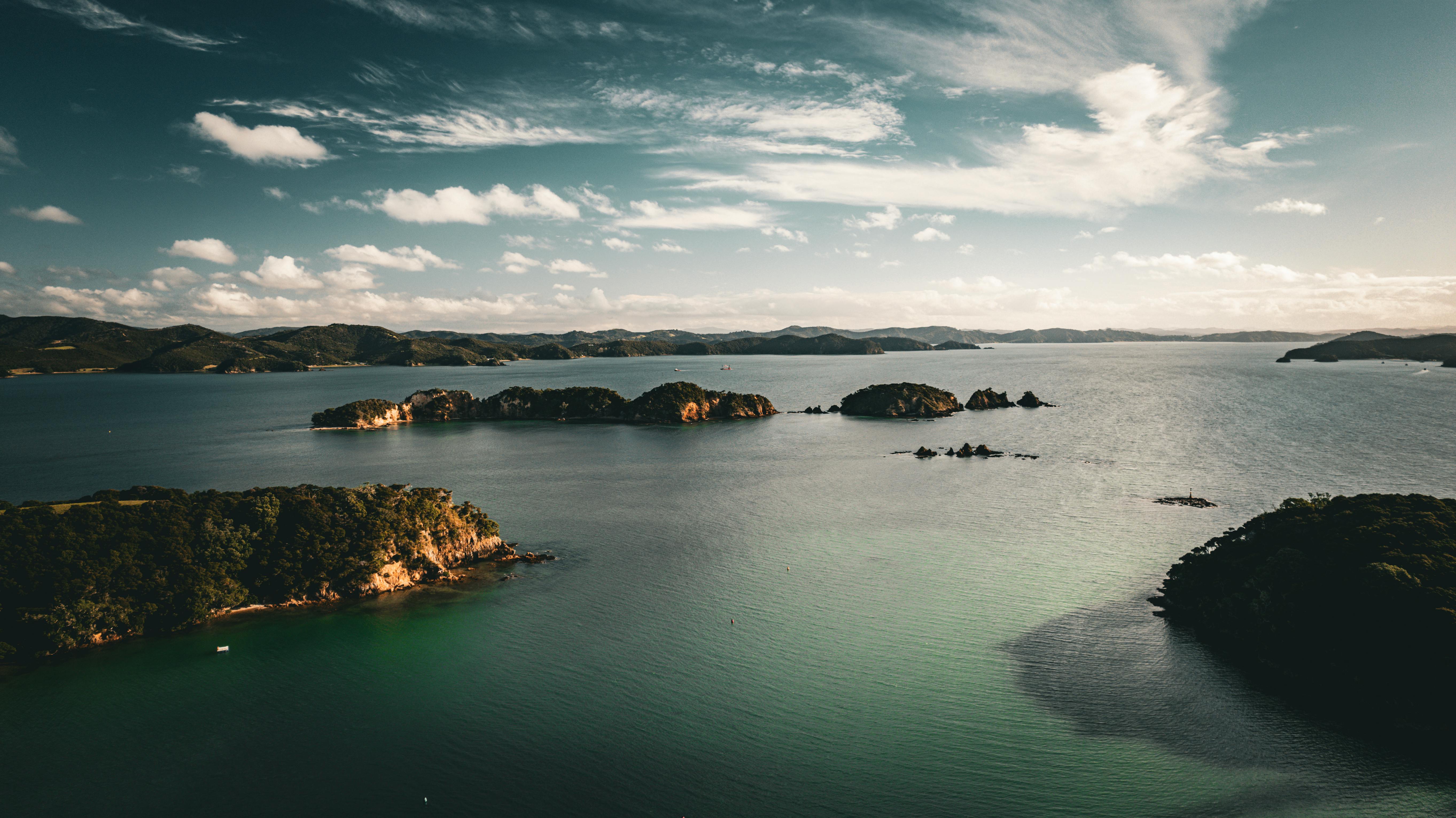 general travel new zealand — Photo by Ollie Craig on Pexels