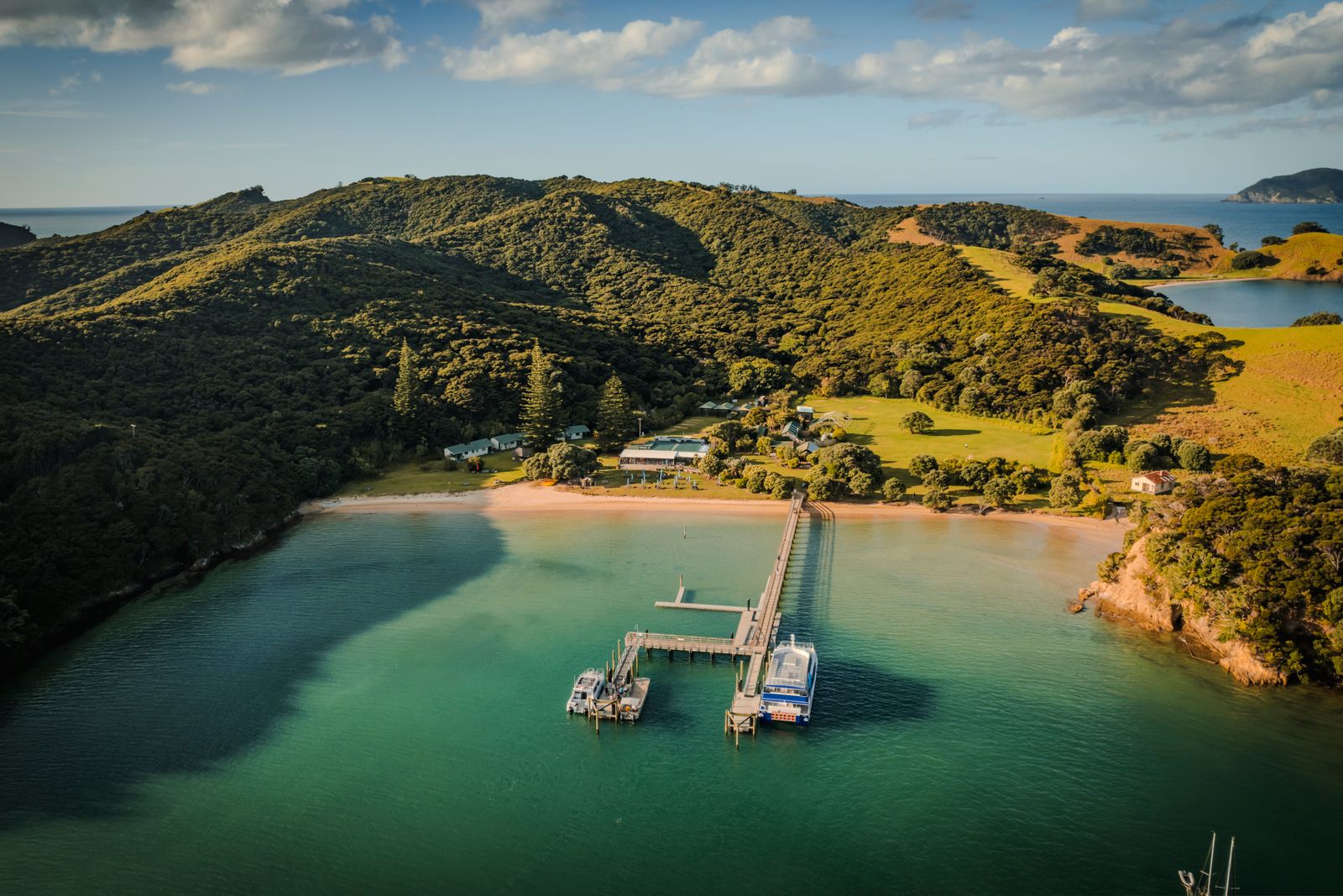 Where to Stay in the Bay of Islands (2026): Russell, Paihia, Kerikeri Picks