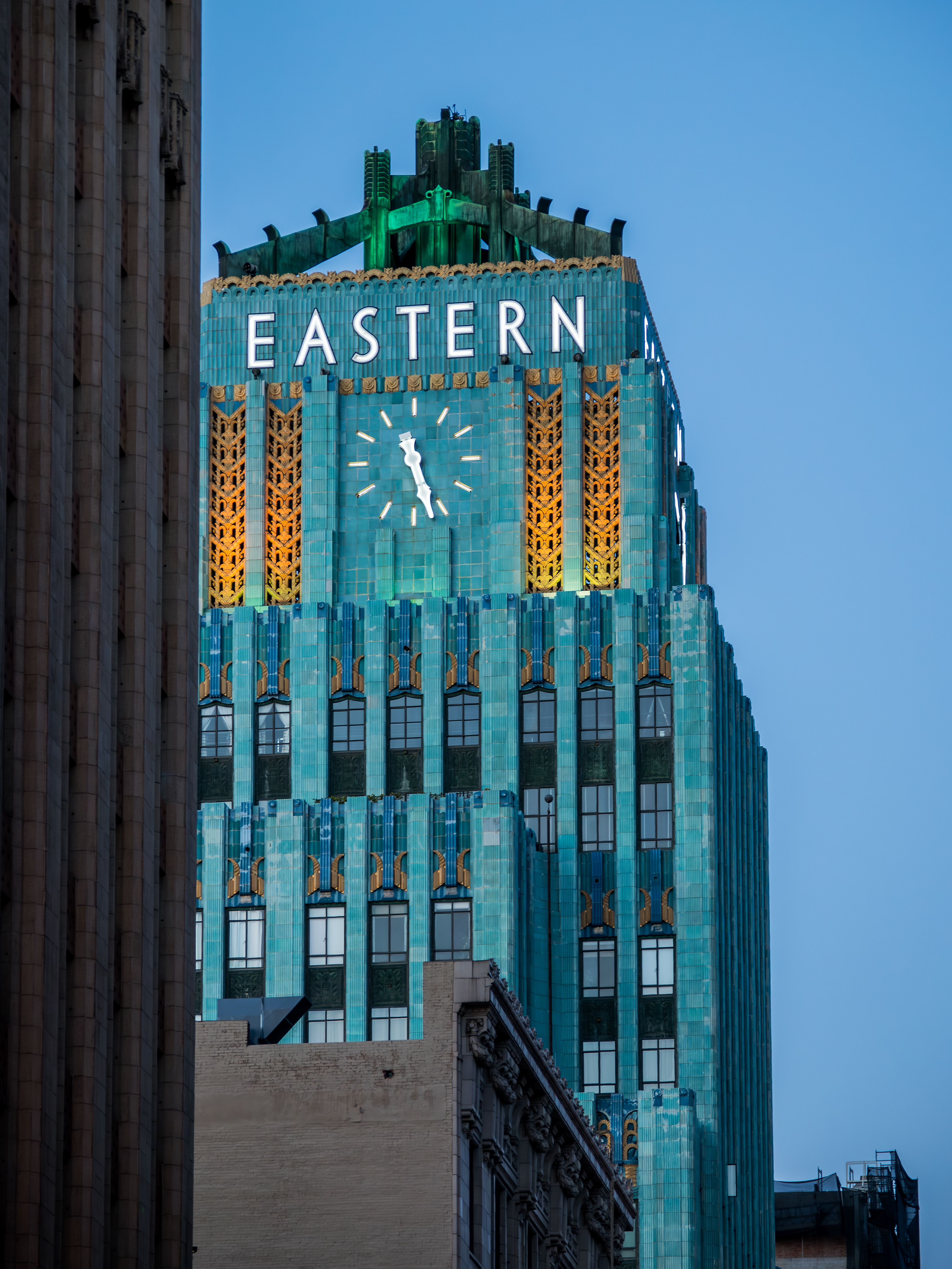 Art Deco Eastern Columbia Building, Los Angeles Skyline · Free Stock Photo