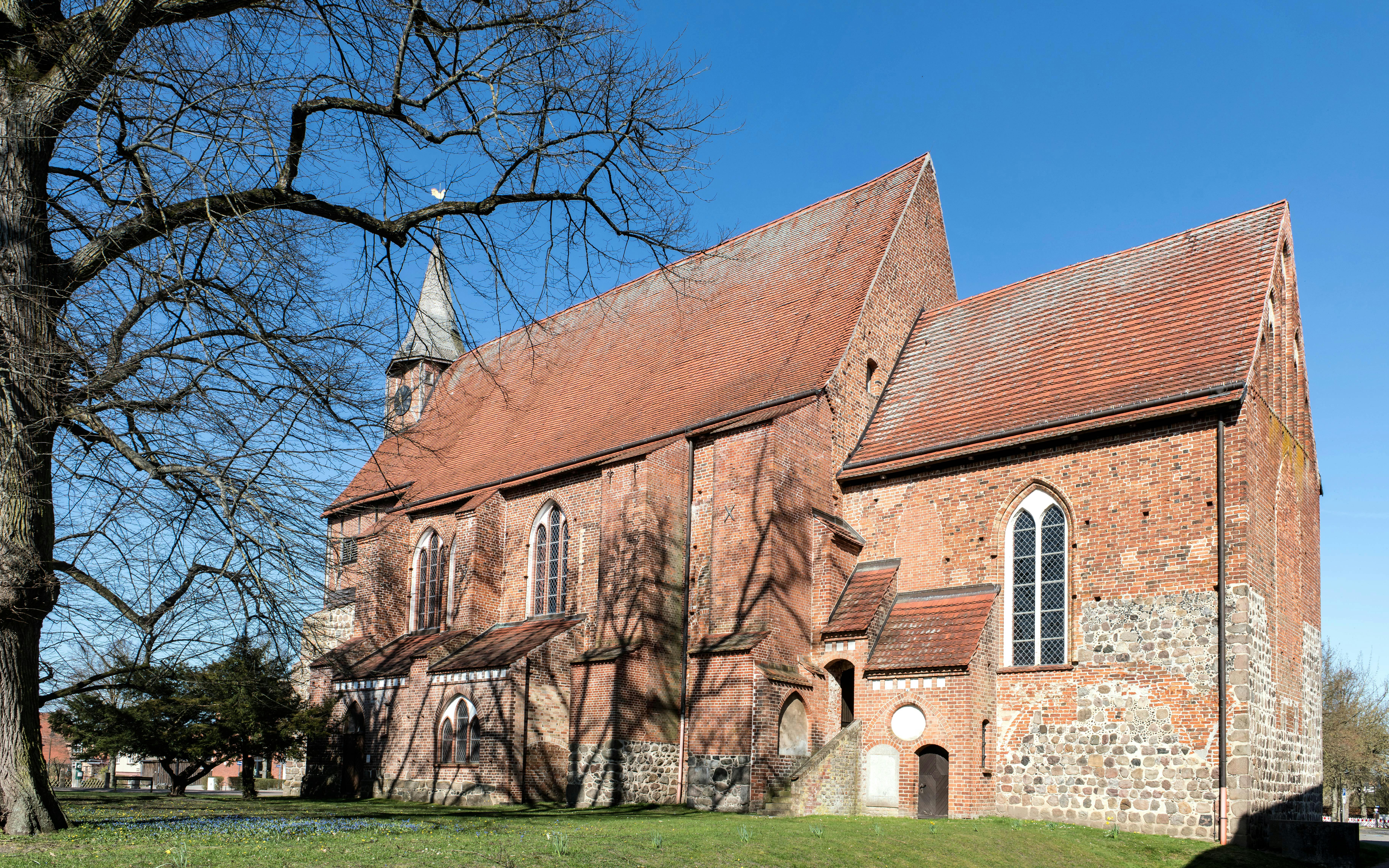 Historic Brick Church in Zarrentin, Germany · Free Stock Photo