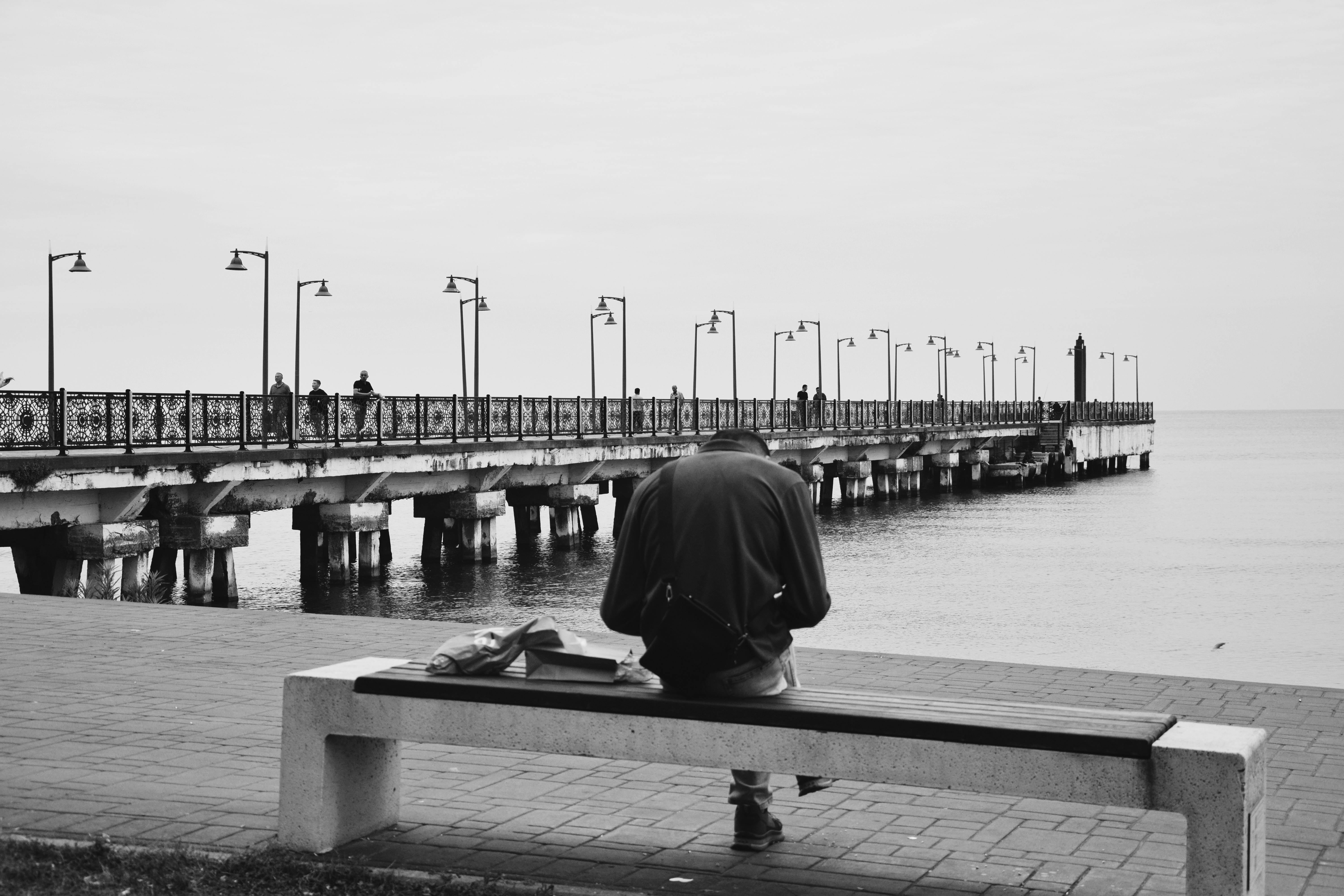 上班族焦慮：穩定生活的代價與未來的選擇