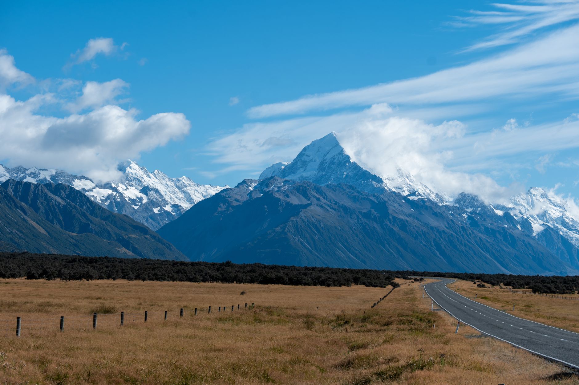 Airport transfers in Aoraki Mount Cook (mount Cook Village) Airport transfers in Aoraki Mount Cook (mount Cook Village)