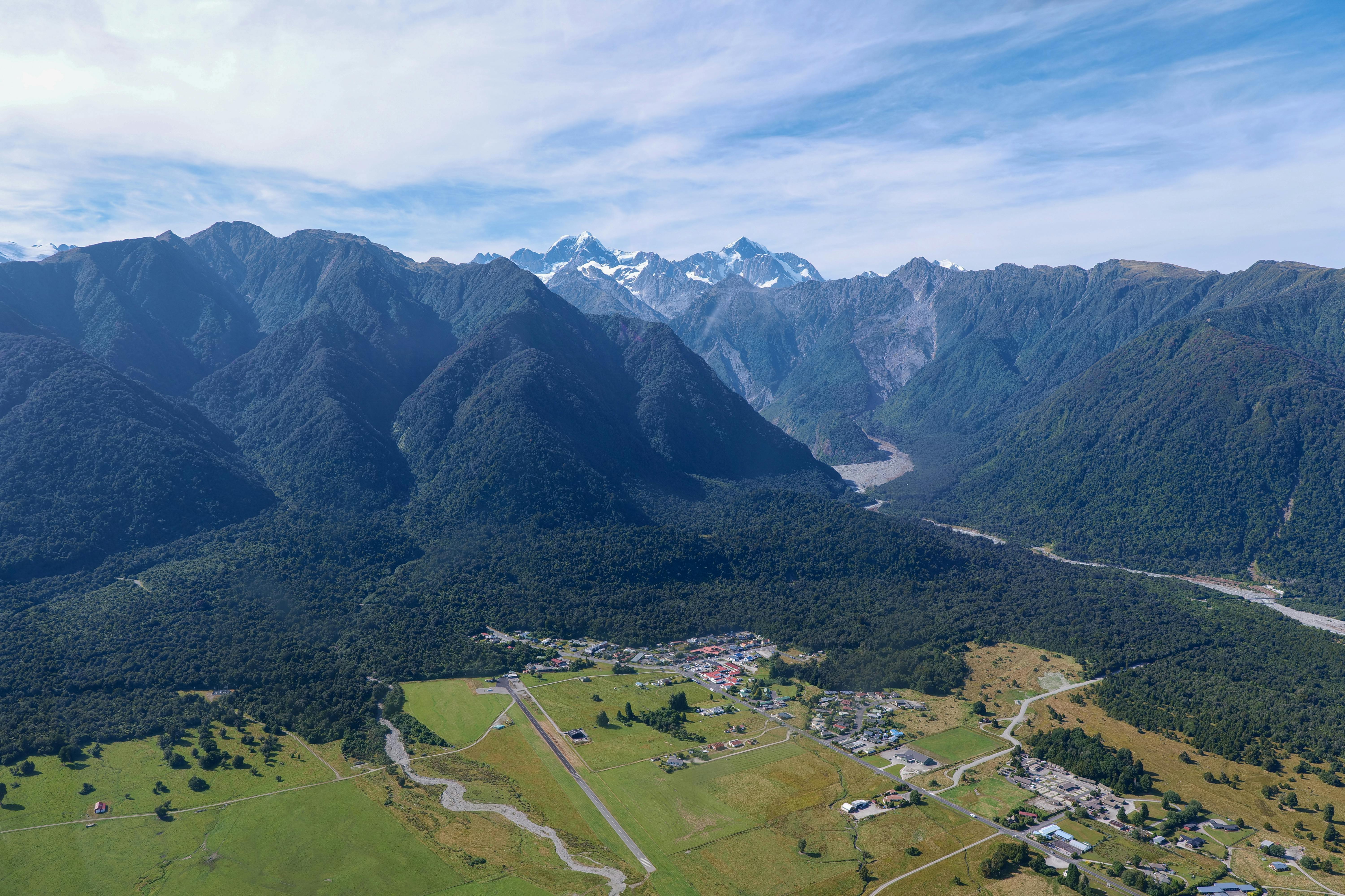 general travel new zealand ltd — Photo by Mark Direen on Pexels