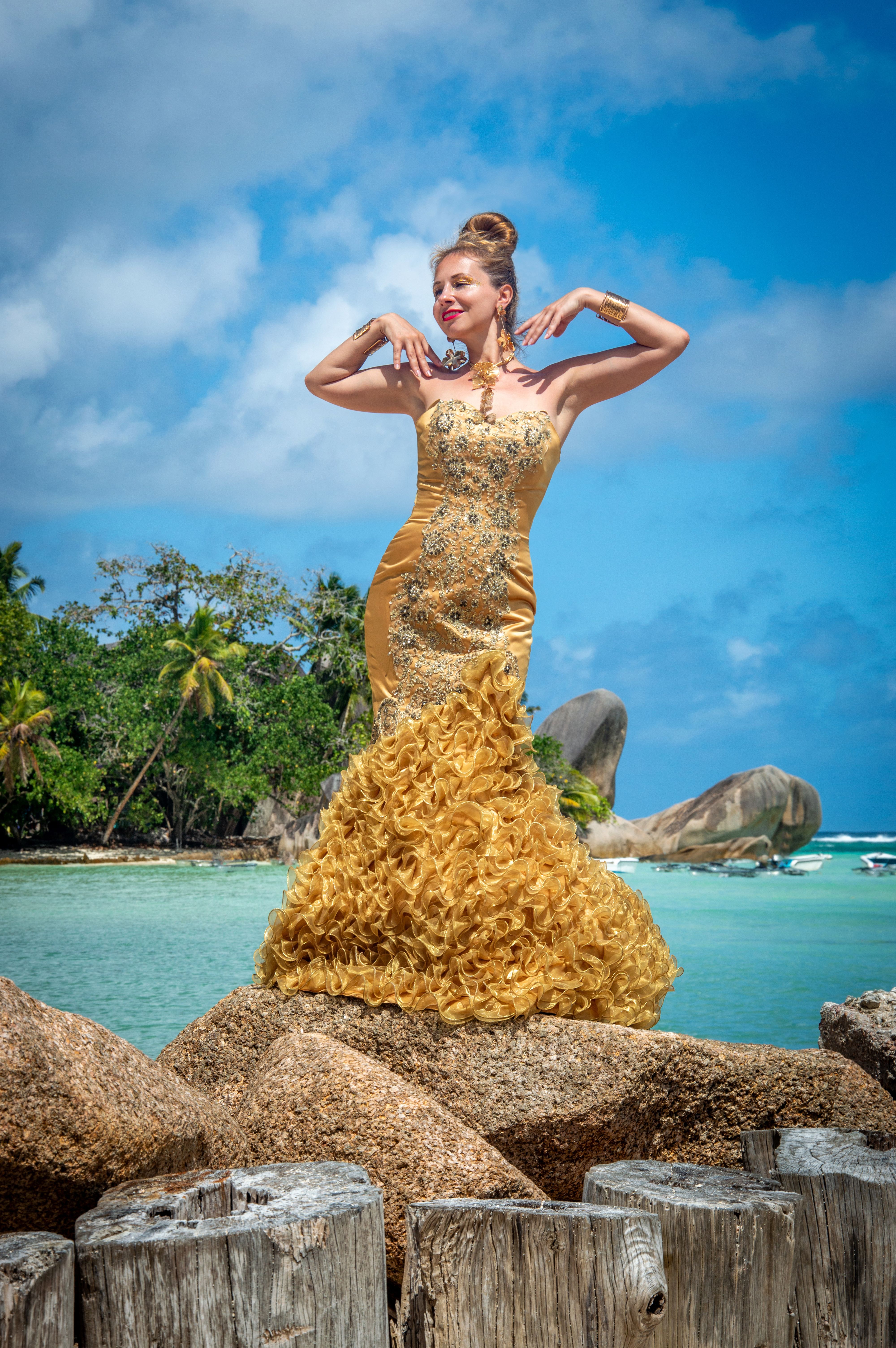green emerald velvet dress Modern Spaghetti Side Split Tulle Beach Wedding Dress – Ballbella