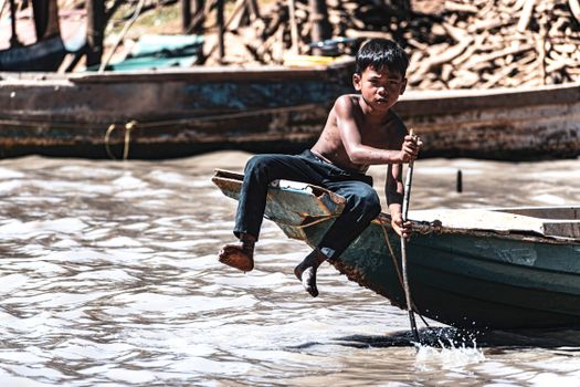 Tonle Sap floating village — Siem Reap