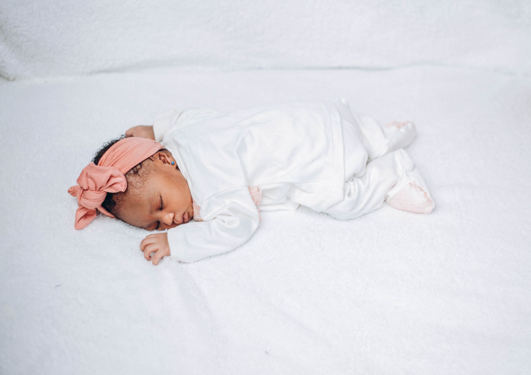 Calming Your Little One: Expert Tips for Soothing a Teething Baby at Night