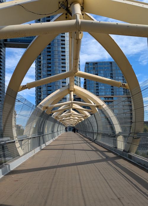 Free Explore the stunning pedestrian bridge in downtown Toronto connecting urban skyscrapers. Stock Photo