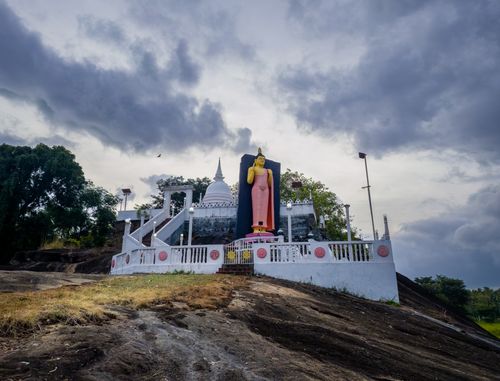 Free Pagoda and Statue Stock Photo