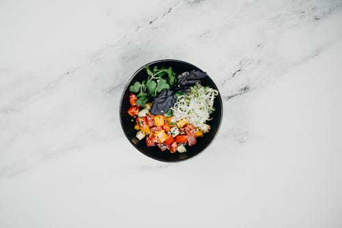 бесплатная Овощной салат в миске Стоковое фото