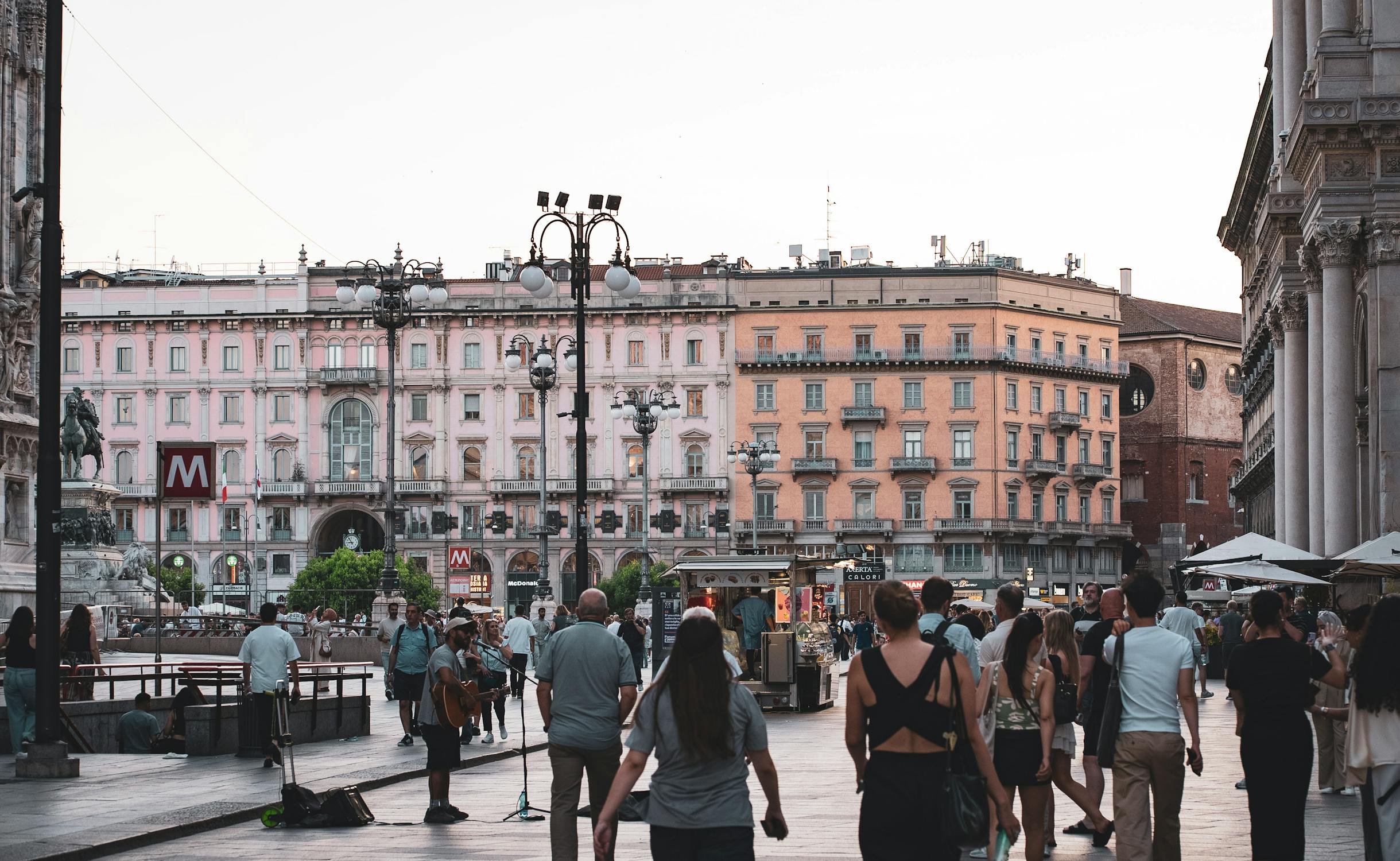 Busy Evening at Milan #39 s Piazza del Duomo · Free Stock Photo Busy Evening at Milan #39 s Piazza del Duomo · Free Stock Photo