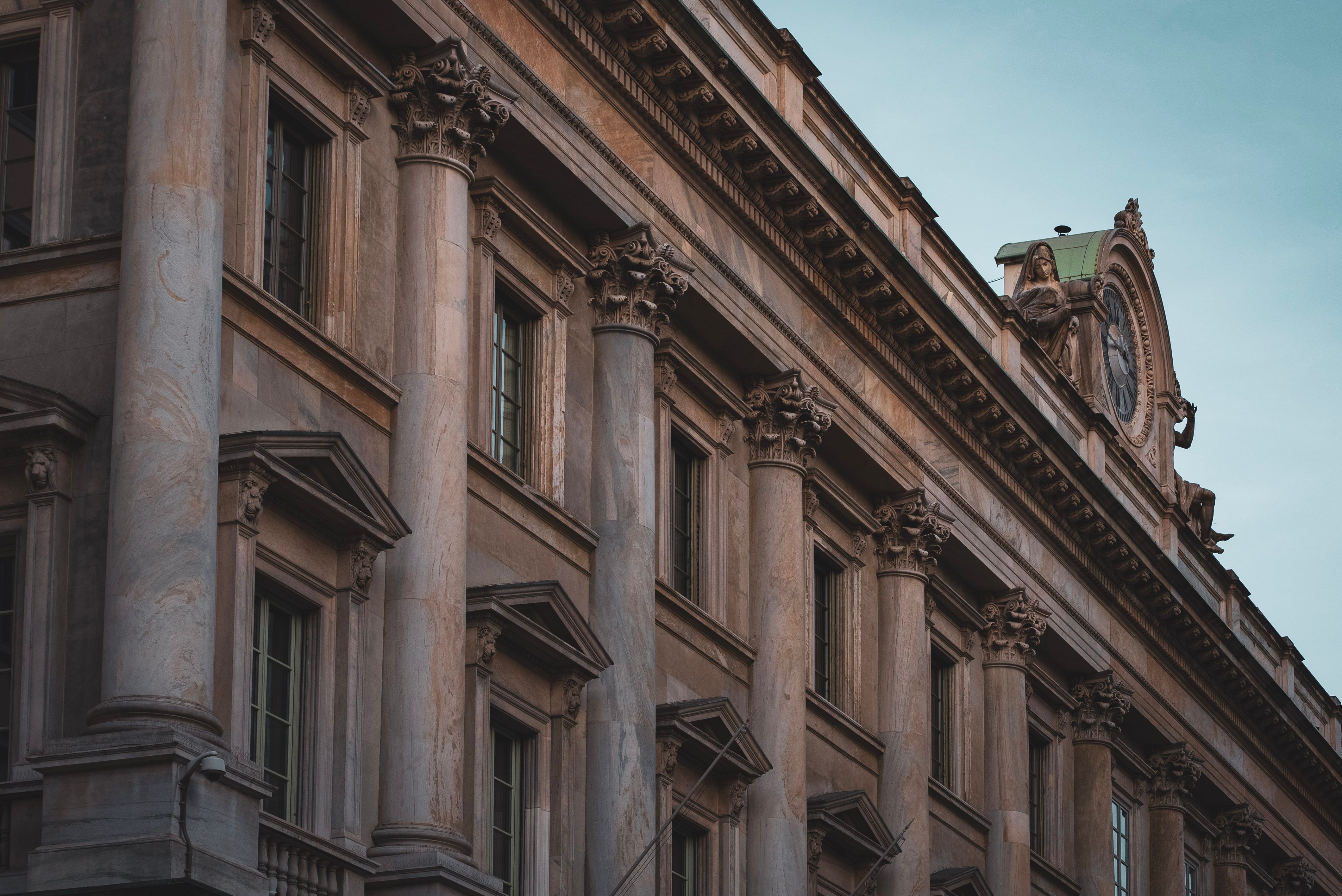 How to get free or low-cost legal advice in Indianapolis — Photo by Mihaela Claudia  Puscas on Pexels