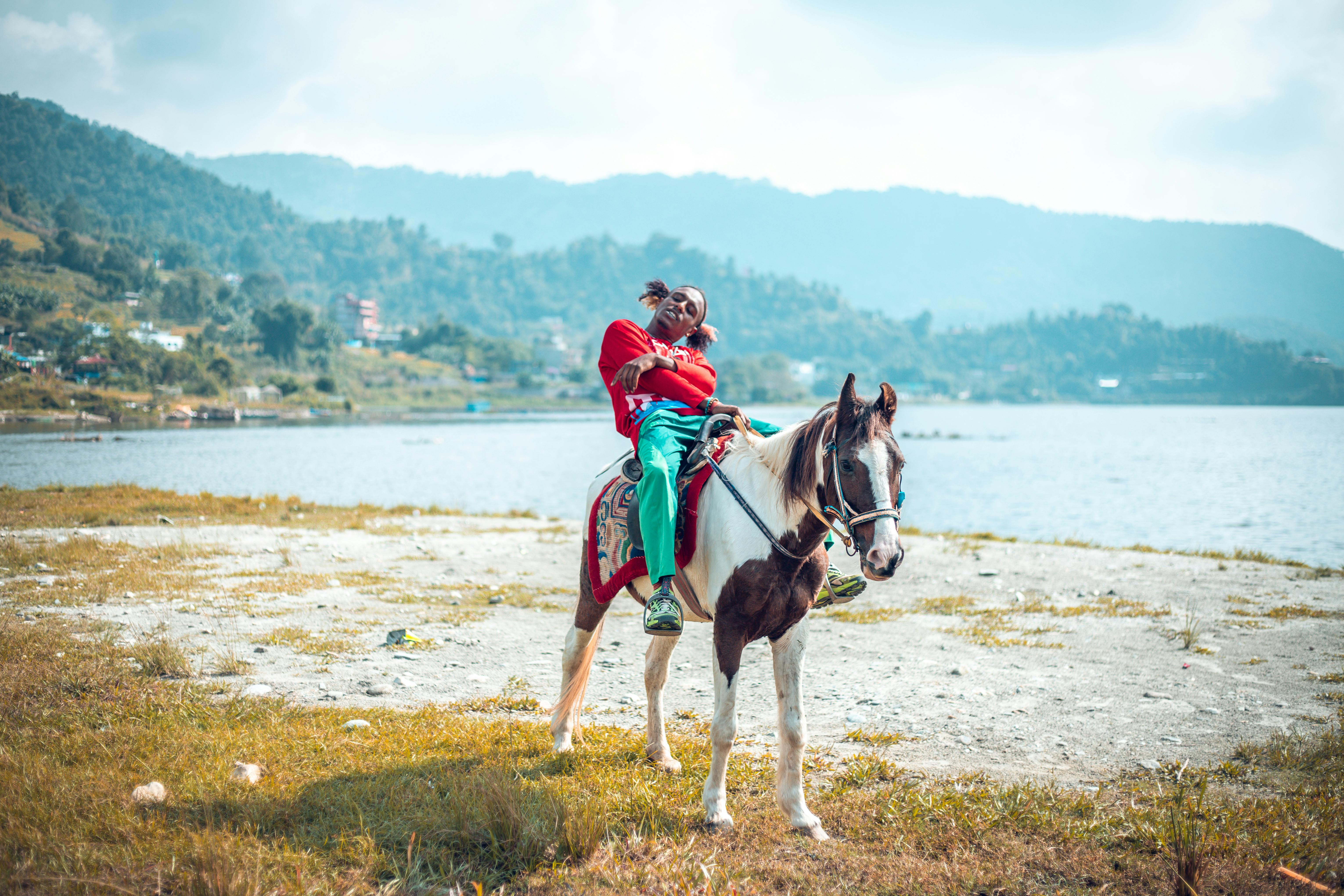 Travel Hacks for Music Lovers on a Budget