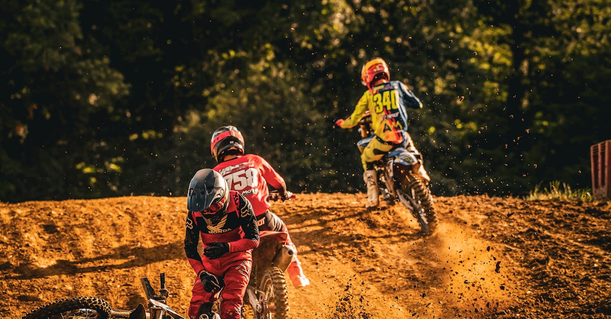 科技:內埔分局說明屏東科大學生機車自摔事件經過