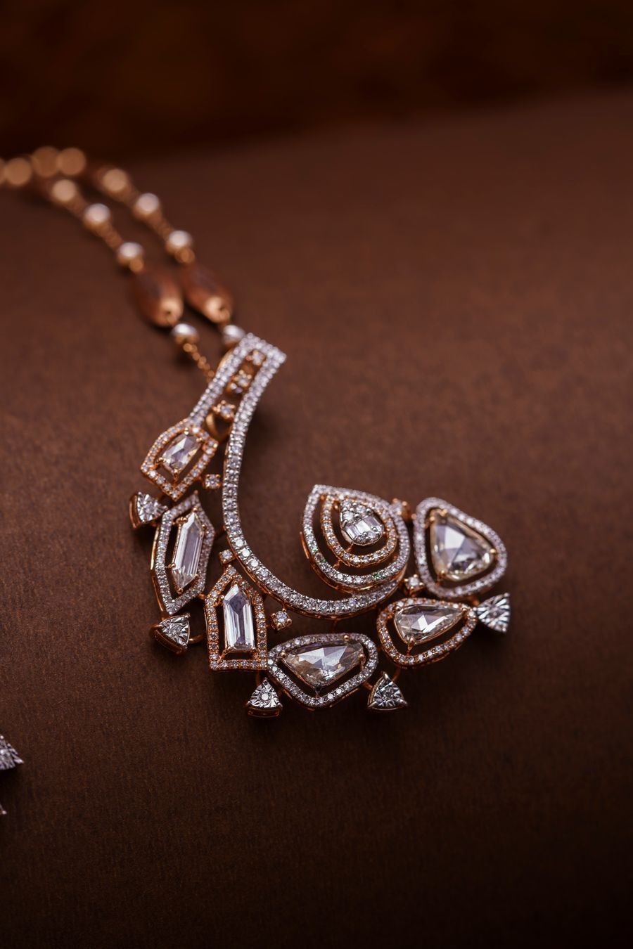 Elegant diamond necklace, the centerpiece of the Étoile collection