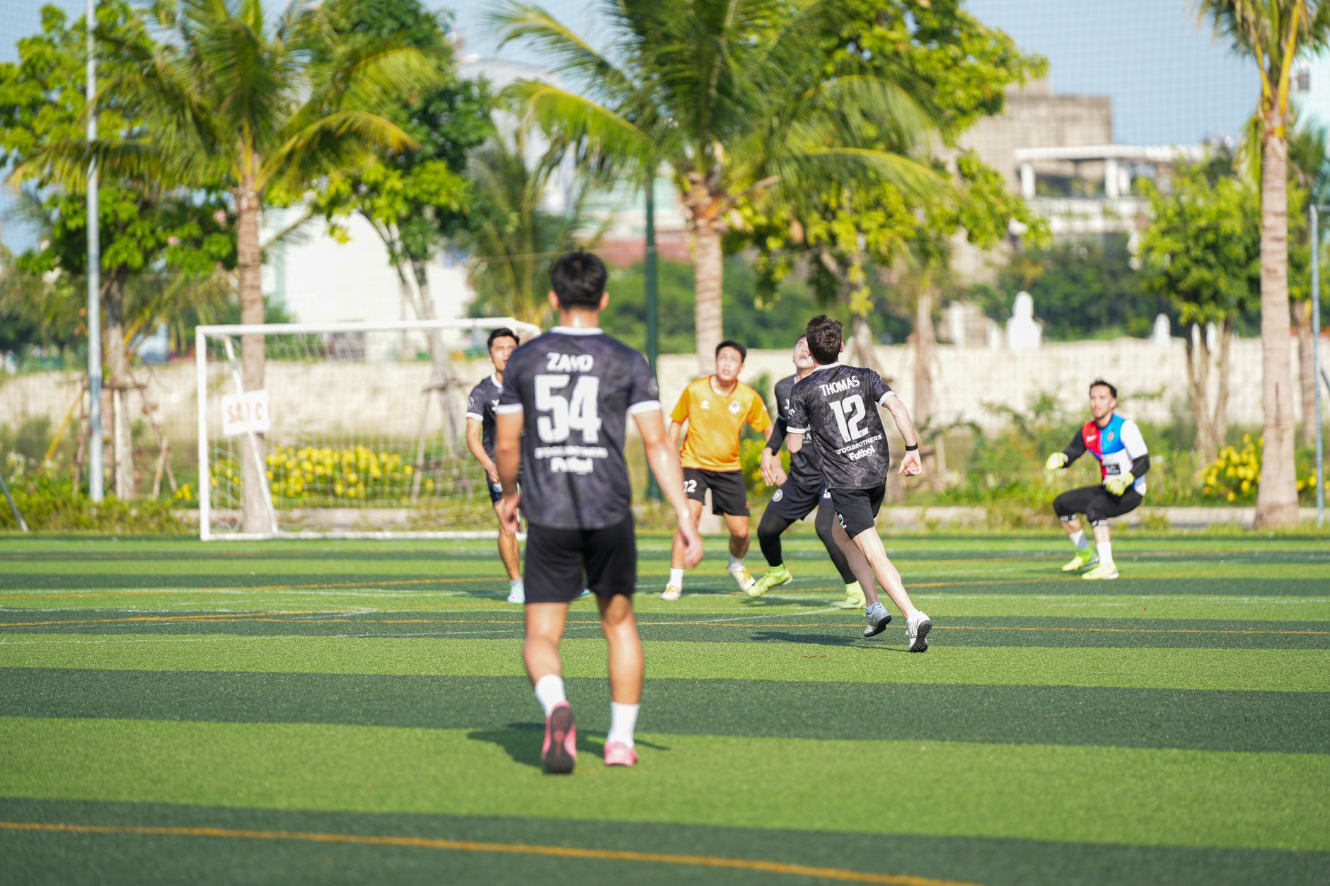 អេក្រង់កុំព្យូទ័របង្ហាញ 4th and Goal និង Touchdowners នៅលើទំព័រហ្គេមអនឡាញ