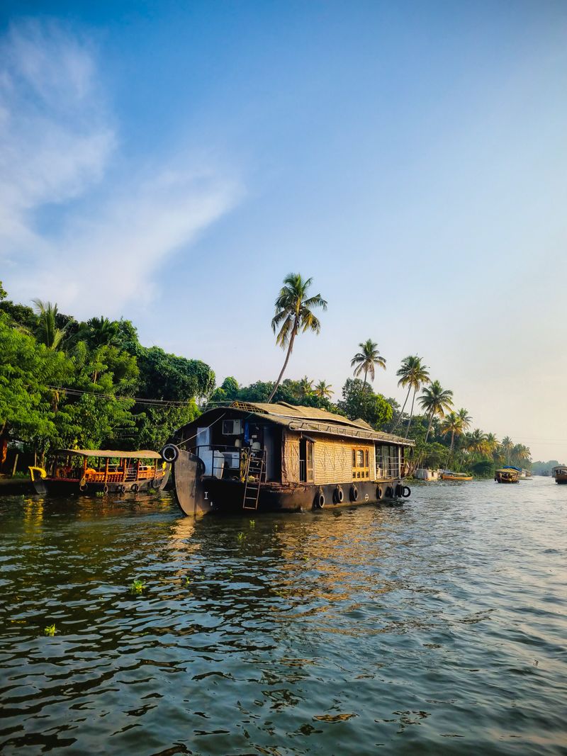 Houseboat Photos, Download The BEST Free