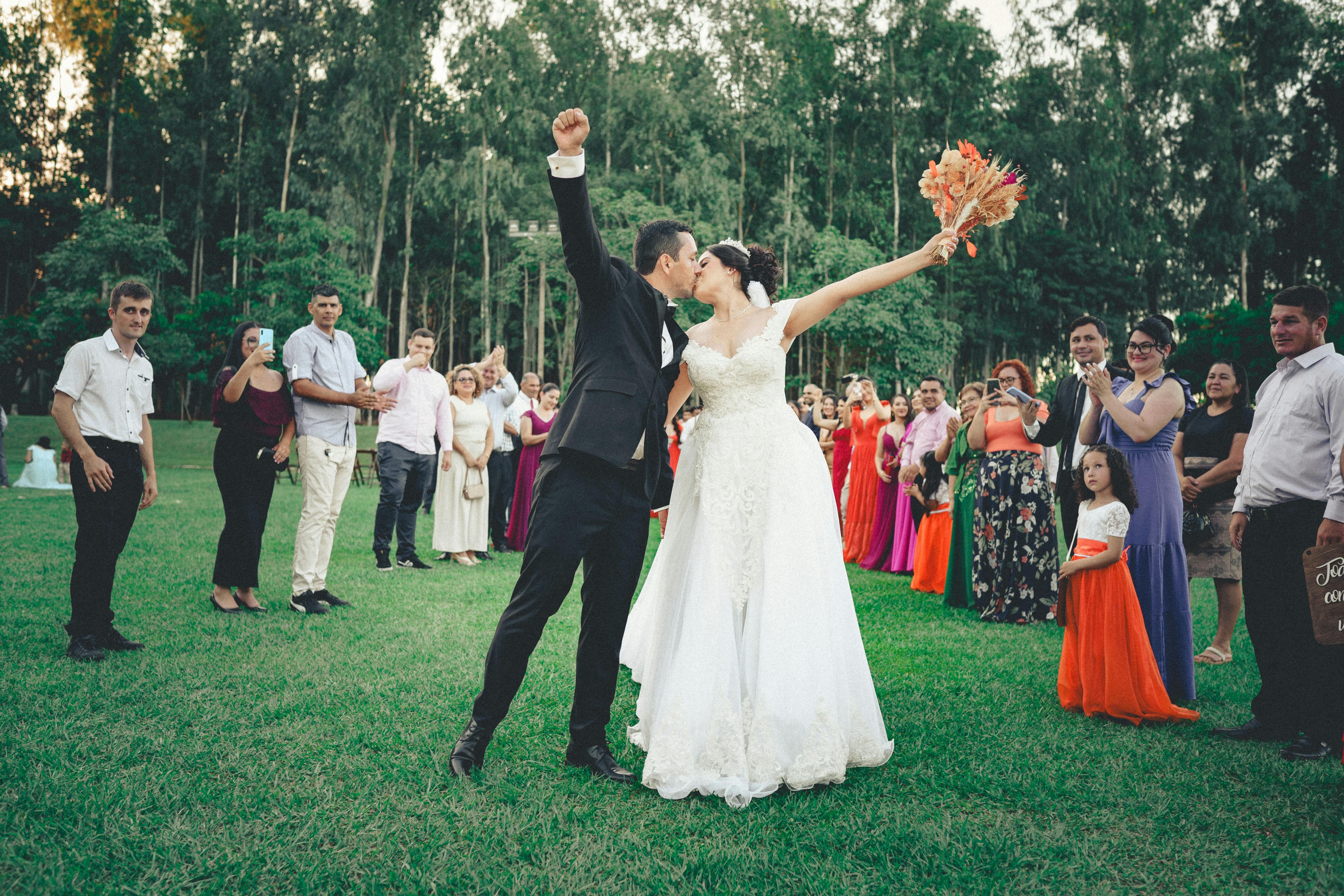 Planning a summer wedding? Weather records reveal ideal window for outdoor events in WA — Photo by Juliano  Goncalves on Pexe