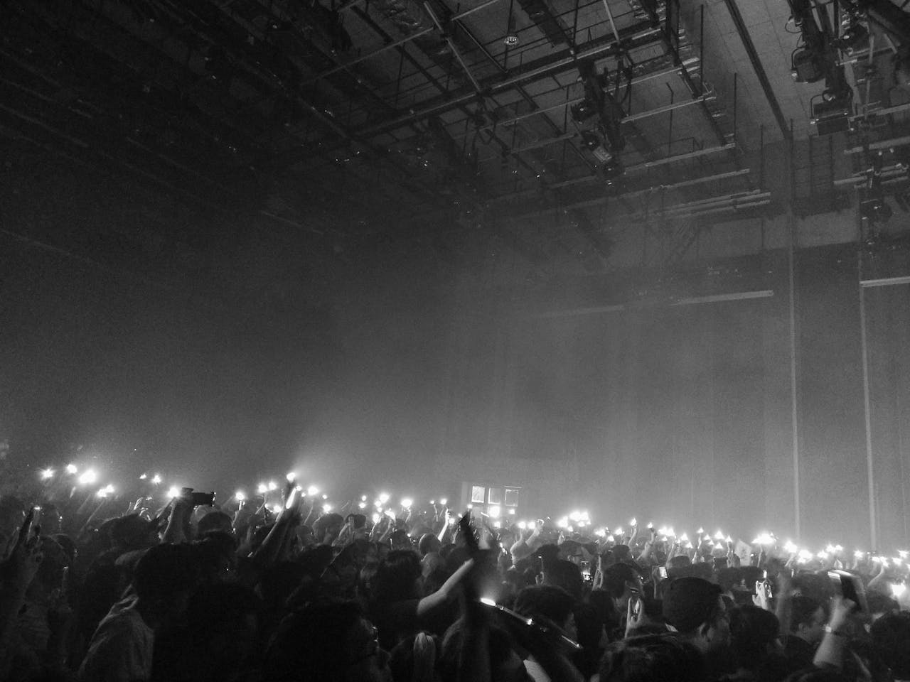 Địa ngục trước mắt