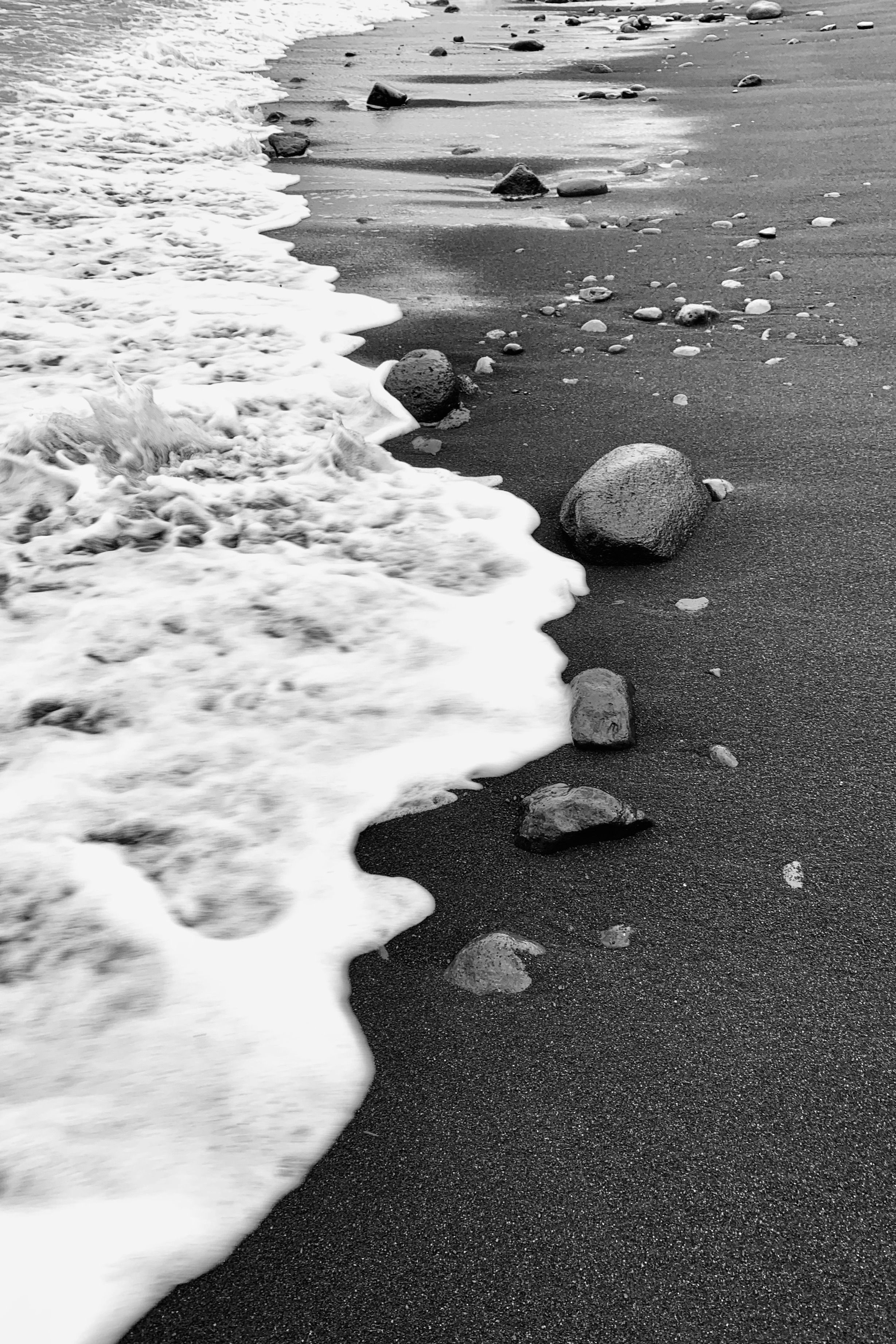 Black and White Ocean Waves on Rocky Shore · Free Stock Photo