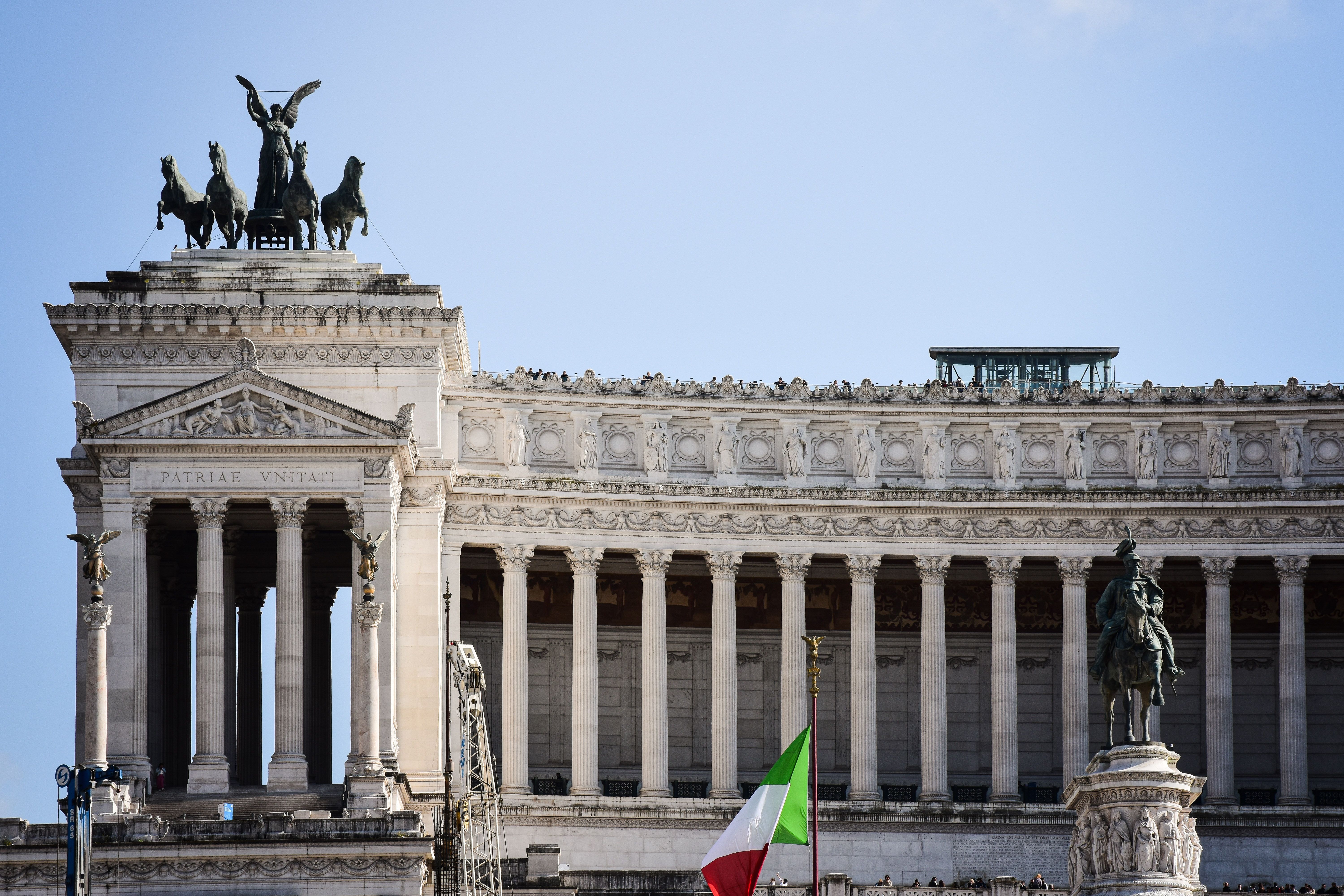 Vittoriano Monument in Rome with Clear Blue Sky · Free Stock Photo