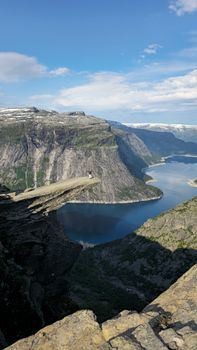 Klippe & Atemberaubend in der Natur – Geheimnisvolles Landschaftsfoto